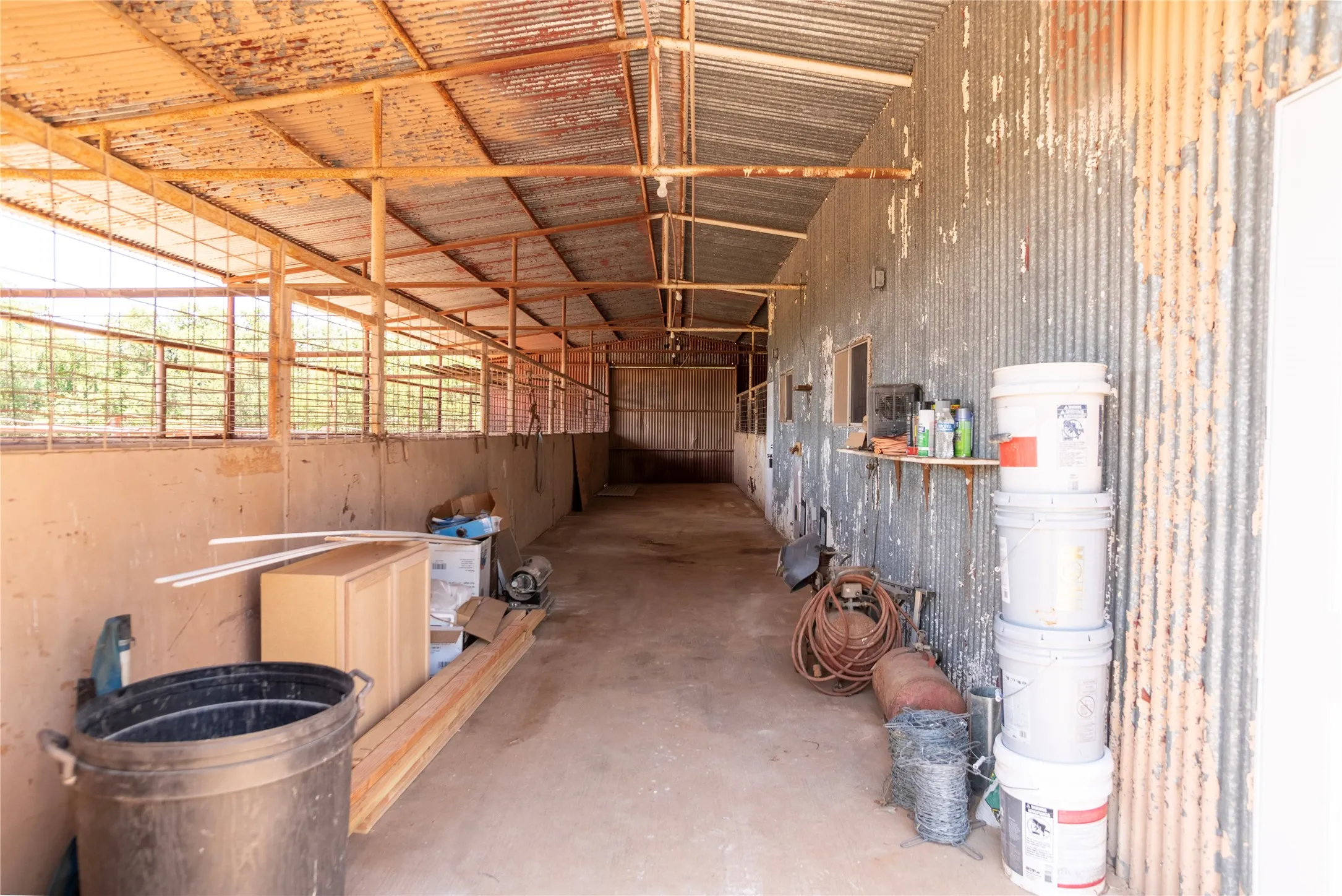 Mobile Home For Sale in Wise County , 406 Private Road 3706, Bridgeport, Texas 76426, 4 Bedrooms, 3 Bathrooms, Garage spaces, 2,128 Sqft, built in 1995, Price $785,000, mls#21336614, Real Estate Agent in Bridgeport, Homes For Sale in Wise county, Homes For Sale in Bridgeport, Realtor in Bridgeport Texas, Real Estate Brokerage Independent Realty Texas, Luminita Cordes Realtor
