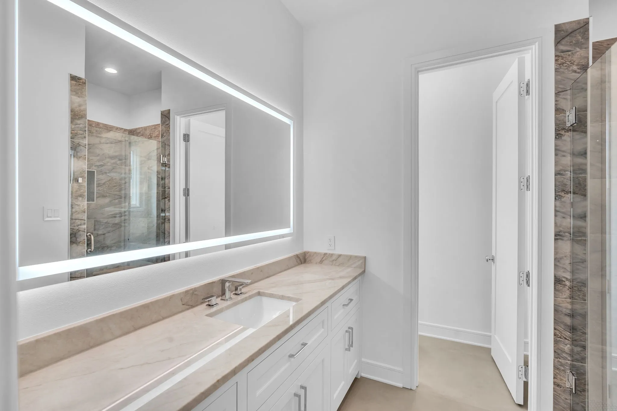Single Family Residence For Sale in Tarrant County , 4716 Harley Avenue, Fort Worth, Texas 76107, 4 Bedroom, 6 Bathroom, 2 Garage spaces, 4,640 Sqft, built in 1977, mls#21330260, Real Estate Agent in Fort Worth, Homes For Sale in Tarrant county, Homes For Sale in Fort Worth, Realtor in Fort Worth Texas, Real Estate Brokerage Independent Realty Texas, Luminita Cordes Realtor