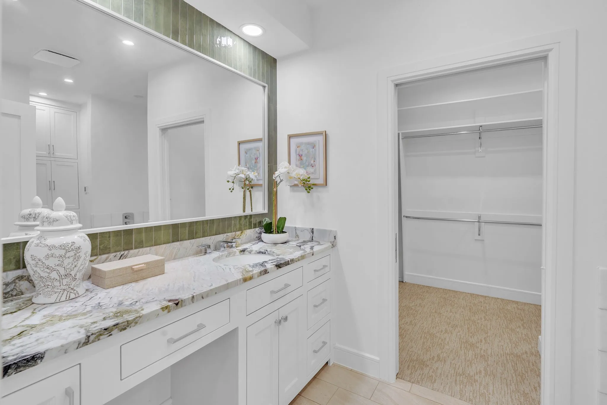 Single Family Residence For Sale in Tarrant County , 4716 Harley Avenue, Fort Worth, Texas 76107, 4 Bedroom, 6 Bathroom, 2 Garage spaces, 4,640 Sqft, built in 1977, mls#21330260, Real Estate Agent in Fort Worth, Homes For Sale in Tarrant county, Homes For Sale in Fort Worth, Realtor in Fort Worth Texas, Real Estate Brokerage Independent Realty Texas, Luminita Cordes Realtor