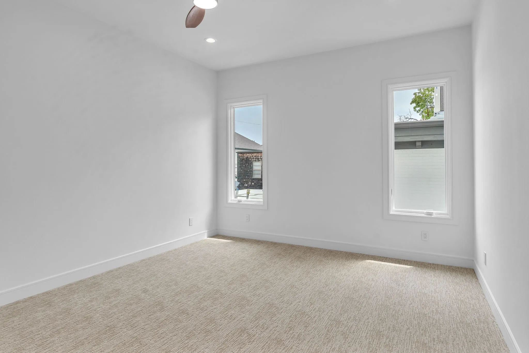 Upstairs bedroom with en-suite bath