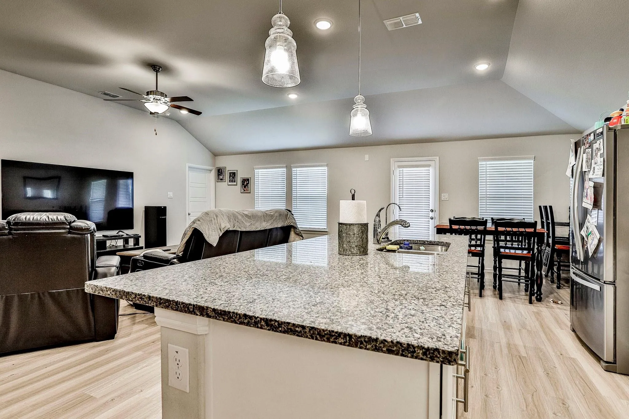 Single Family Residence For Sale in Tarrant County , 8713 Rock Hibiscus Drive, Fort Worth, Texas 76131, 4 Bedroom, 3 Bathroom, 2 Garage spaces, 2,118 Sqft, built in 2021, Price $405,000, mls#21336758, Real Estate Agent in Fort Worth, Homes For Sale in Tarrant county, Homes For Sale in Fort Worth, Realtor in Fort Worth Texas, Real Estate Brokerage Independent Realty Texas, Luminita Cordes Realtor