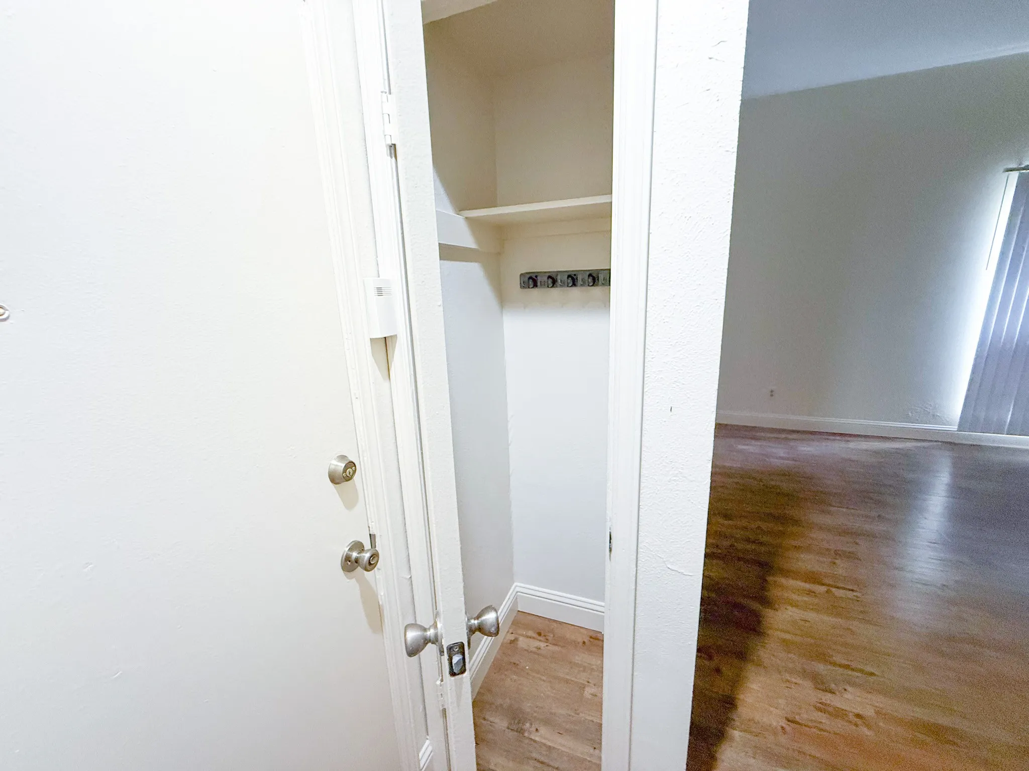 Condominium For Sale in Dallas County , 10440 High Hollows Drive 146, Dallas, Texas 75230, 1 Bedroom, 1 Bathroom, Garage spaces, 824 Sqft, built in 1969, Price $112,000, mls#21331494, Real Estate Agent in Dallas, Homes For Sale in Dallas county, Homes For Sale in Dallas, Realtor in Dallas Texas, Real Estate Brokerage Independent Realty Texas, Luminita Cordes Realtor