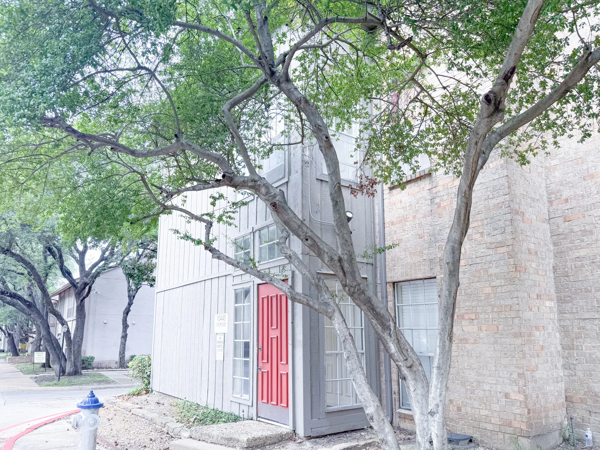 Condominium For Sale in Dallas County , 10440 High Hollows Drive 146, Dallas, Texas 75230, 1 Bedroom, 1 Bathroom, Garage spaces, 824 Sqft, built in 1969, Price $112,000, mls#21331494, Real Estate Agent in Dallas, Homes For Sale in Dallas county, Homes For Sale in Dallas, Realtor in Dallas Texas, Real Estate Brokerage Independent Realty Texas, Luminita Cordes Realtor