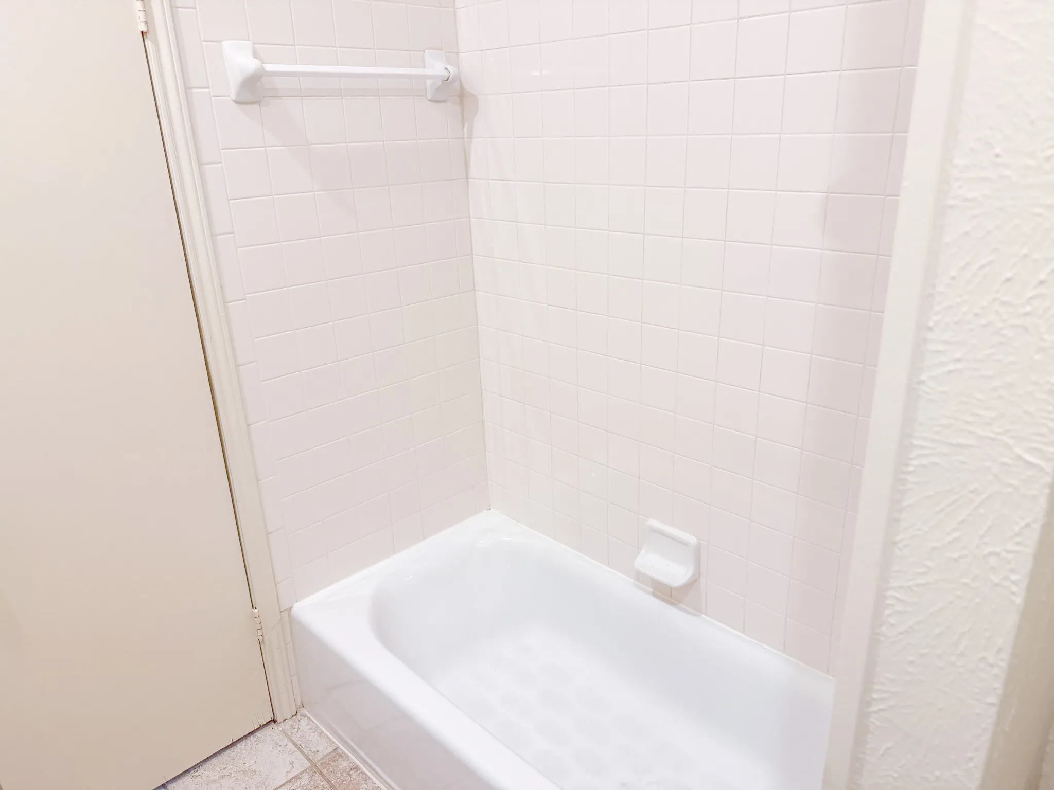 Condominium For Sale in Dallas County , 10440 High Hollows Drive 146, Dallas, Texas 75230, 1 Bedroom, 1 Bathroom, Garage spaces, 824 Sqft, built in 1969, Price $112,000, mls#21331494, Real Estate Agent in Dallas, Homes For Sale in Dallas county, Homes For Sale in Dallas, Realtor in Dallas Texas, Real Estate Brokerage Independent Realty Texas, Luminita Cordes Realtor