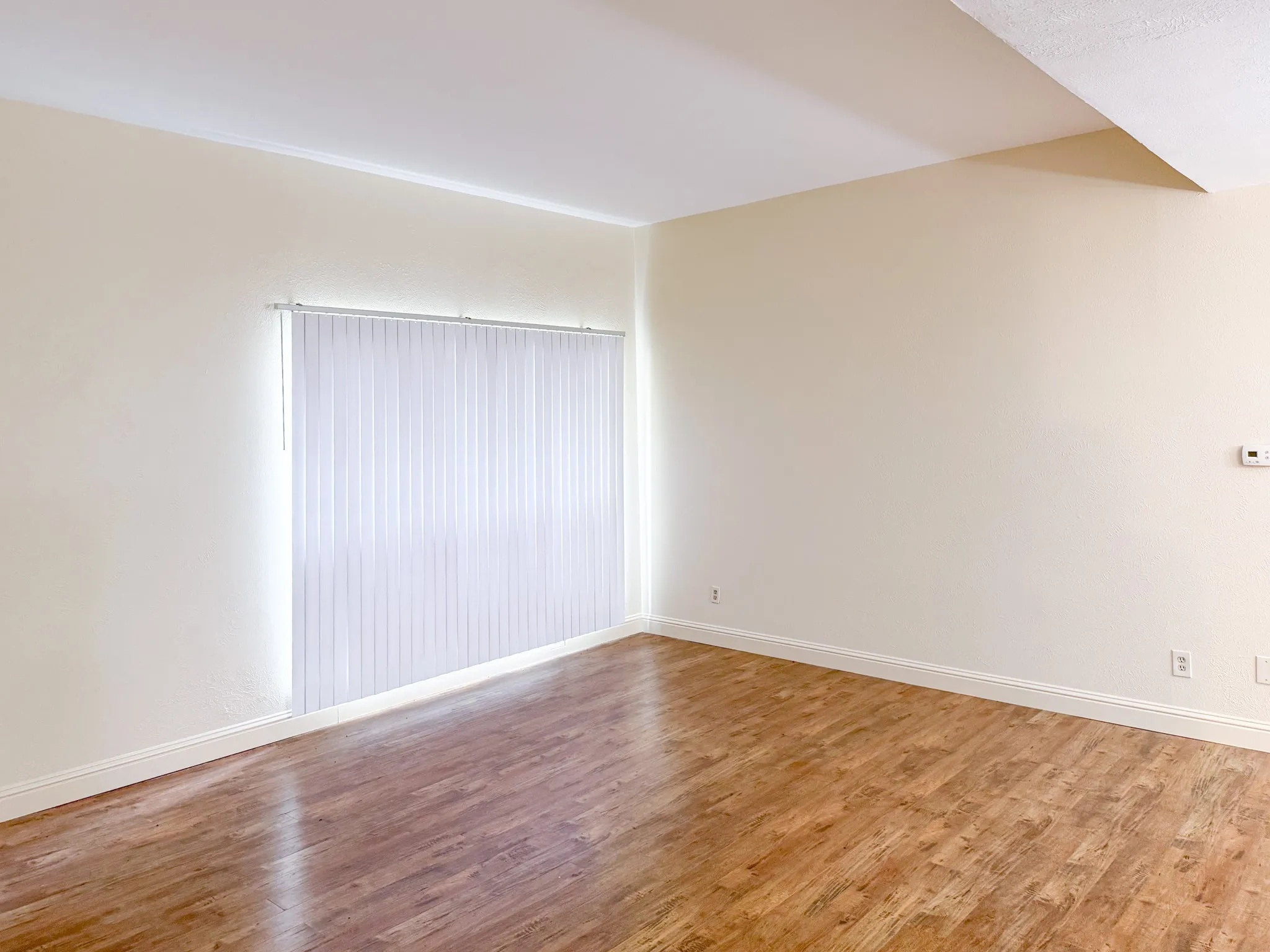 Condominium For Sale in Dallas County , 10440 High Hollows Drive 146, Dallas, Texas 75230, 1 Bedroom, 1 Bathroom, Garage spaces, 824 Sqft, built in 1969, Price $112,000, mls#21331494, Real Estate Agent in Dallas, Homes For Sale in Dallas county, Homes For Sale in Dallas, Realtor in Dallas Texas, Real Estate Brokerage Independent Realty Texas, Luminita Cordes Realtor