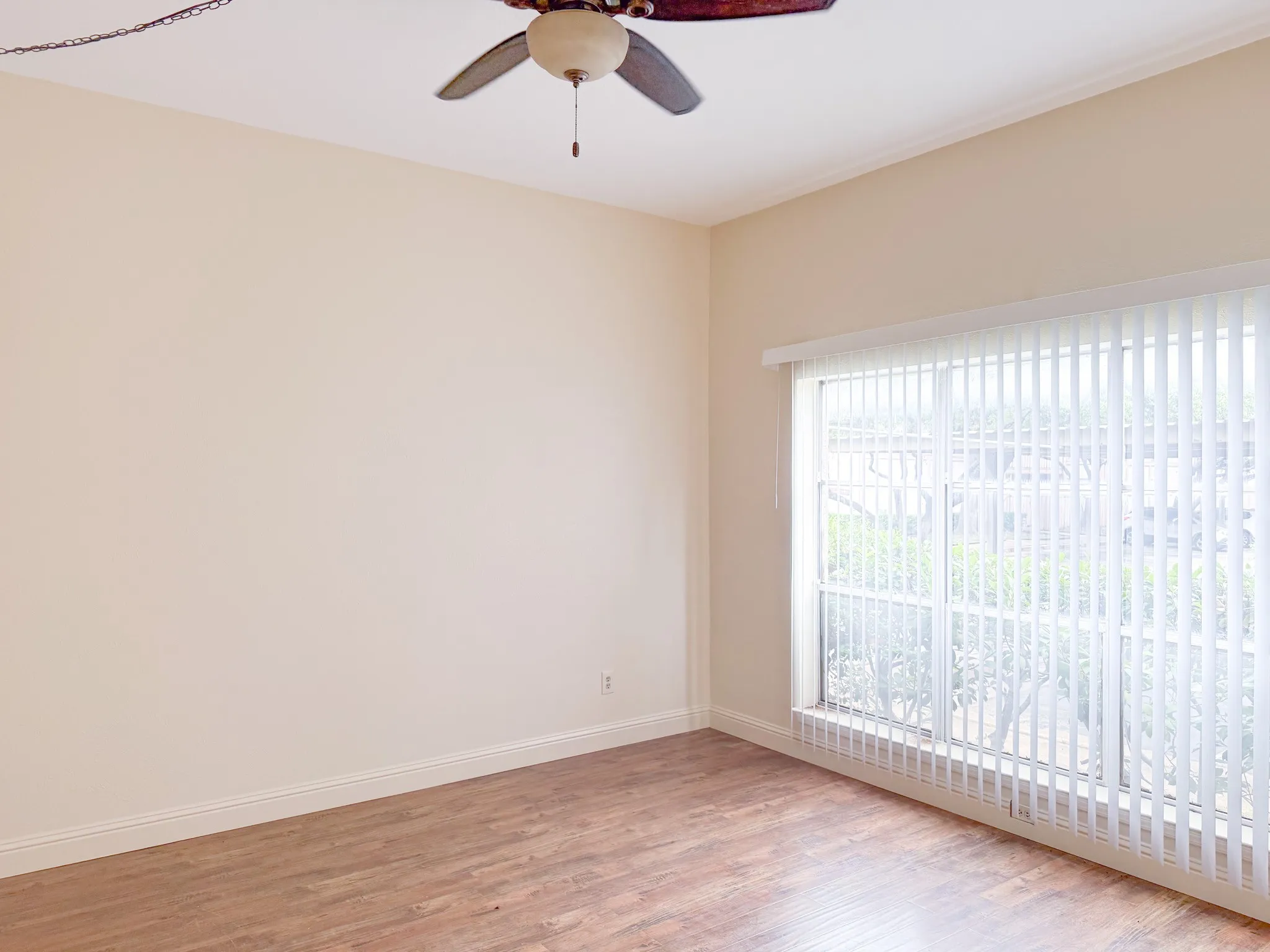 Condominium For Sale in Dallas County , 10440 High Hollows Drive 146, Dallas, Texas 75230, 1 Bedroom, 1 Bathroom, Garage spaces, 824 Sqft, built in 1969, Price $112,000, mls#21331494, Real Estate Agent in Dallas, Homes For Sale in Dallas county, Homes For Sale in Dallas, Realtor in Dallas Texas, Real Estate Brokerage Independent Realty Texas, Luminita Cordes Realtor