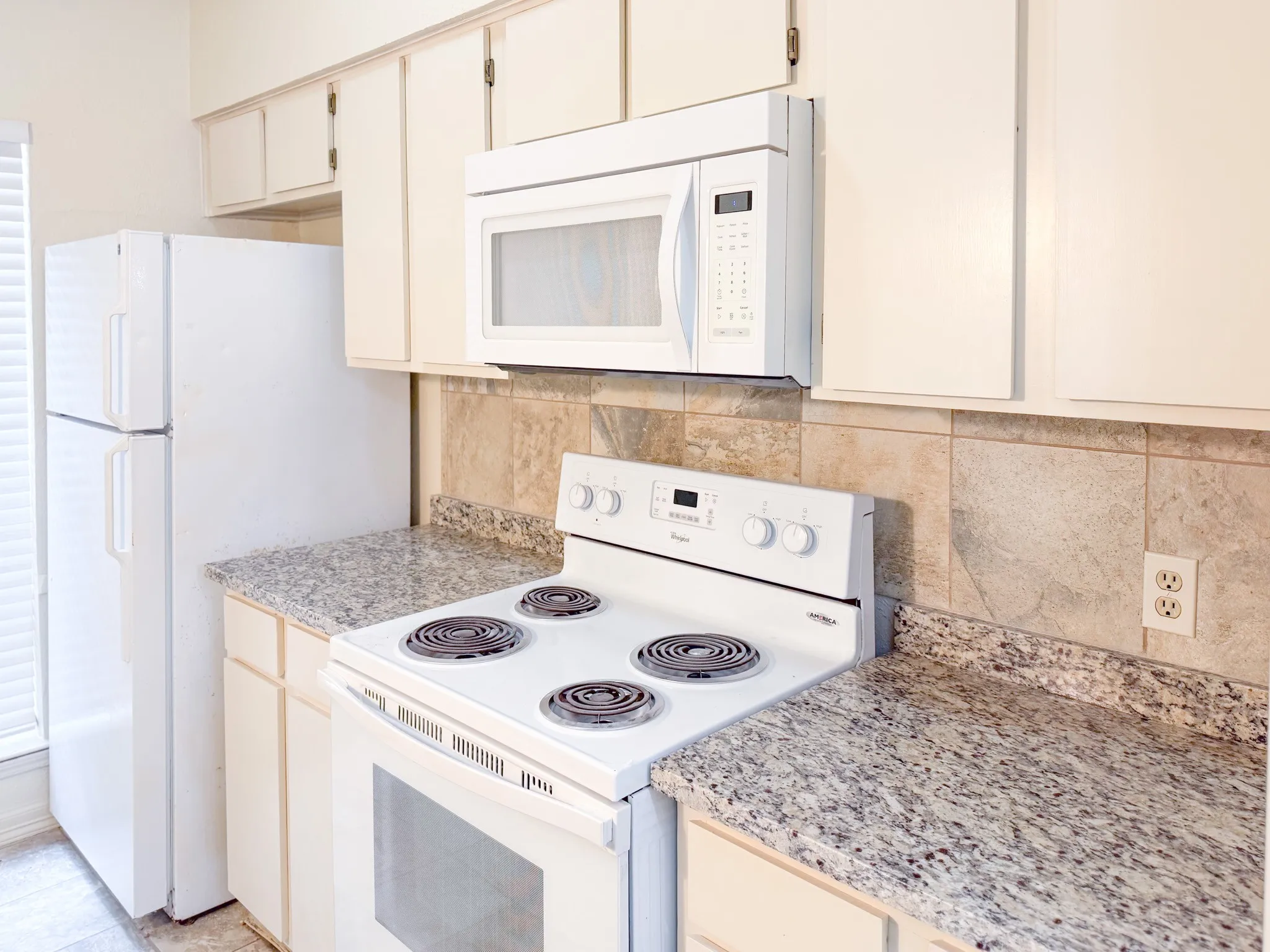 Condominium For Sale in Dallas County , 10440 High Hollows Drive 146, Dallas, Texas 75230, 1 Bedroom, 1 Bathroom, Garage spaces, 824 Sqft, built in 1969, Price $112,000, mls#21331494, Real Estate Agent in Dallas, Homes For Sale in Dallas county, Homes For Sale in Dallas, Realtor in Dallas Texas, Real Estate Brokerage Independent Realty Texas, Luminita Cordes Realtor