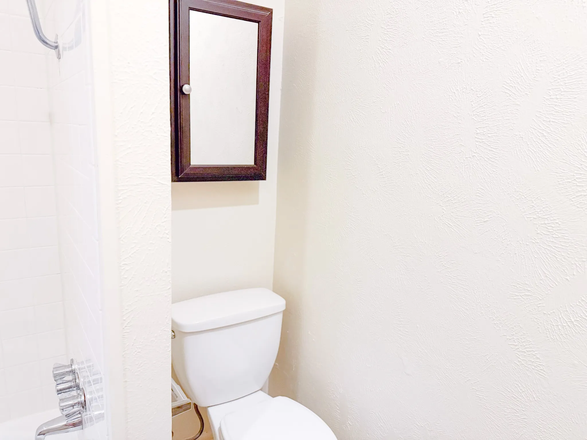 Condominium For Sale in Dallas County , 10440 High Hollows Drive 146, Dallas, Texas 75230, 1 Bedroom, 1 Bathroom, Garage spaces, 824 Sqft, built in 1969, Price $112,000, mls#21331494, Real Estate Agent in Dallas, Homes For Sale in Dallas county, Homes For Sale in Dallas, Realtor in Dallas Texas, Real Estate Brokerage Independent Realty Texas, Luminita Cordes Realtor