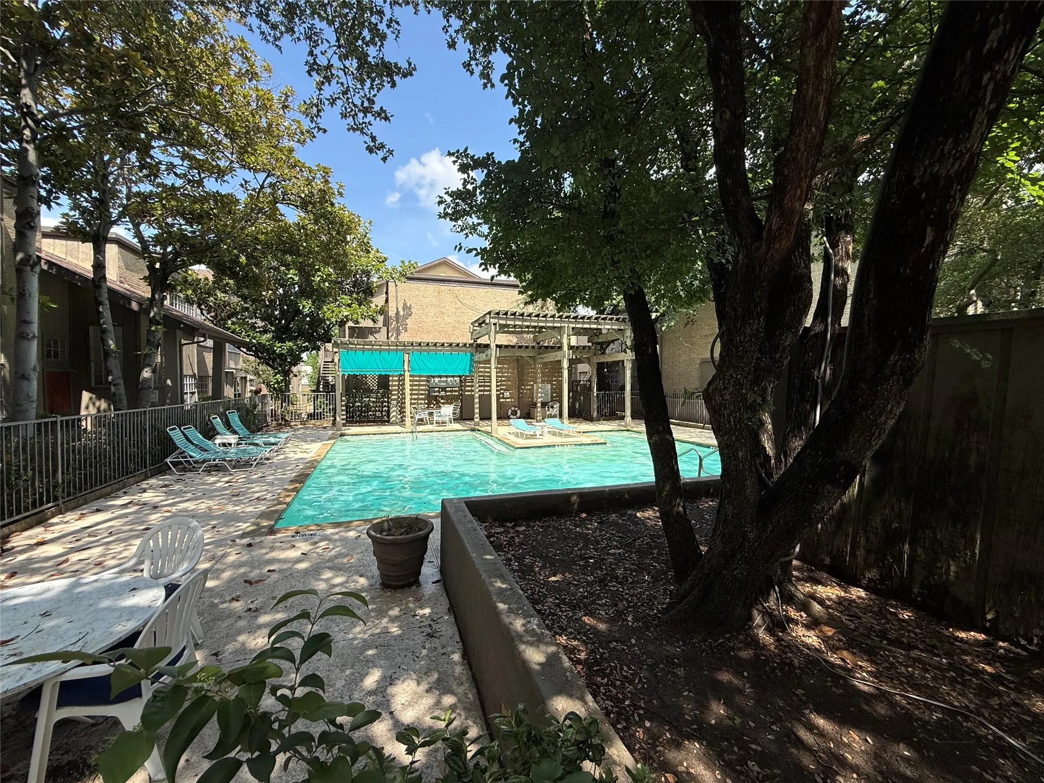 Condominium For Sale in Dallas County , 10440 High Hollows Drive 146, Dallas, Texas 75230, 1 Bedroom, 1 Bathroom, Garage spaces, 824 Sqft, built in 1969, Price $112,000, mls#21331494, Real Estate Agent in Dallas, Homes For Sale in Dallas county, Homes For Sale in Dallas, Realtor in Dallas Texas, Real Estate Brokerage Independent Realty Texas, Luminita Cordes Realtor