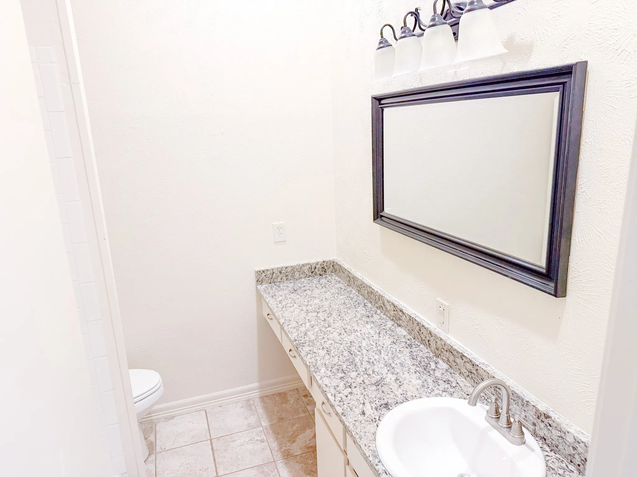 Condominium For Sale in Dallas County , 10440 High Hollows Drive 146, Dallas, Texas 75230, 1 Bedroom, 1 Bathroom, Garage spaces, 824 Sqft, built in 1969, Price $112,000, mls#21331494, Real Estate Agent in Dallas, Homes For Sale in Dallas county, Homes For Sale in Dallas, Realtor in Dallas Texas, Real Estate Brokerage Independent Realty Texas, Luminita Cordes Realtor