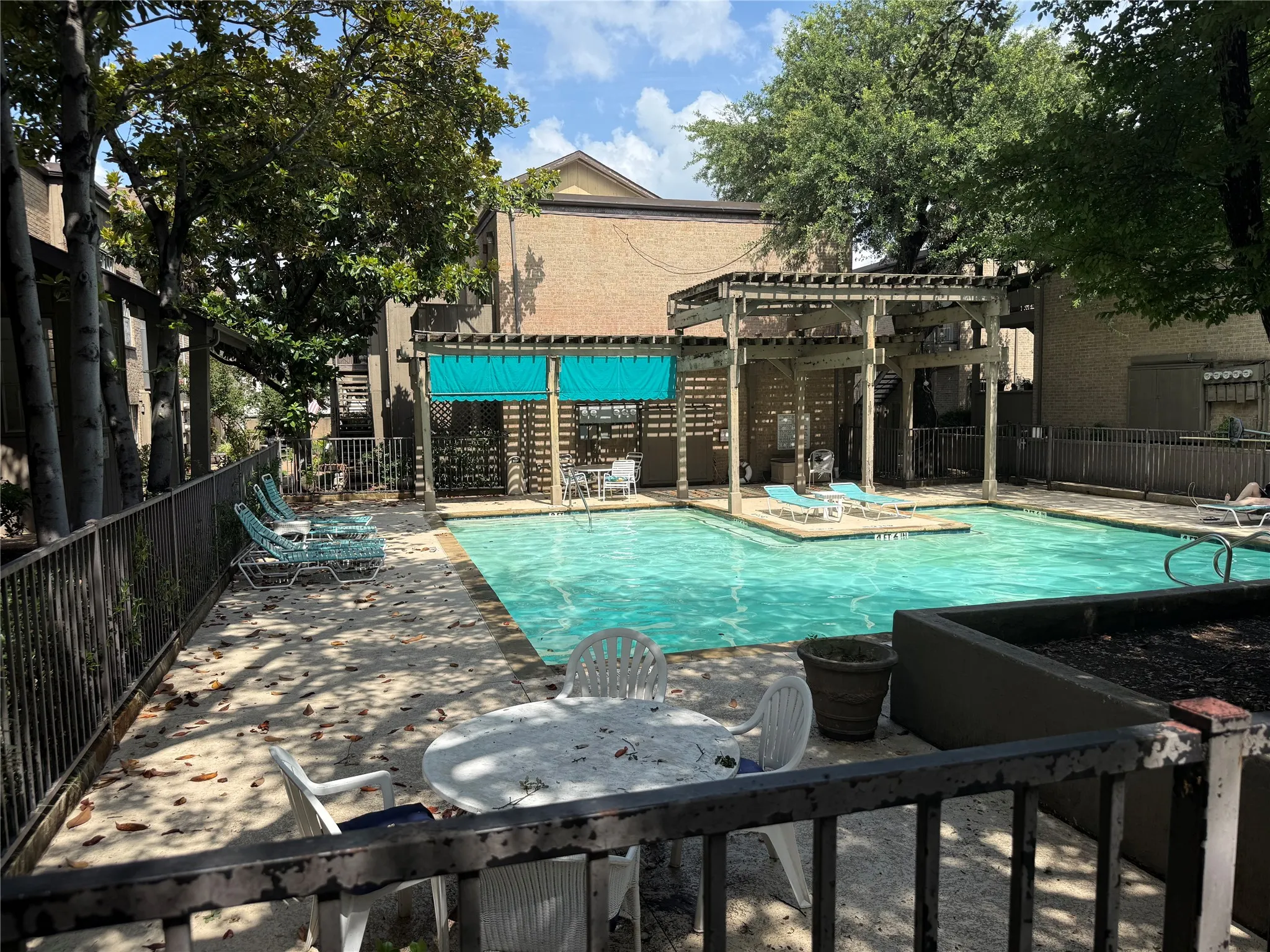 Condominium For Sale in Dallas County , 10440 High Hollows Drive 146, Dallas, Texas 75230, 1 Bedroom, 1 Bathroom, Garage spaces, 824 Sqft, built in 1969, Price $112,000, mls#21331494, Real Estate Agent in Dallas, Homes For Sale in Dallas county, Homes For Sale in Dallas, Realtor in Dallas Texas, Real Estate Brokerage Independent Realty Texas, Luminita Cordes Realtor