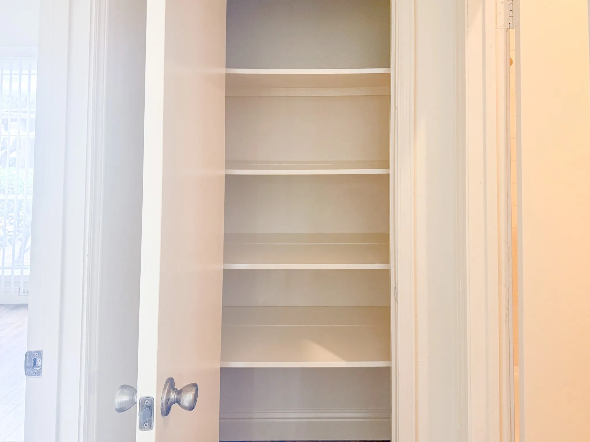 Condominium For Sale in Dallas County , 10440 High Hollows Drive 146, Dallas, Texas 75230, 1 Bedroom, 1 Bathroom, Garage spaces, 824 Sqft, built in 1969, Price $112,000, mls#21331494, Real Estate Agent in Dallas, Homes For Sale in Dallas county, Homes For Sale in Dallas, Realtor in Dallas Texas, Real Estate Brokerage Independent Realty Texas, Luminita Cordes Realtor