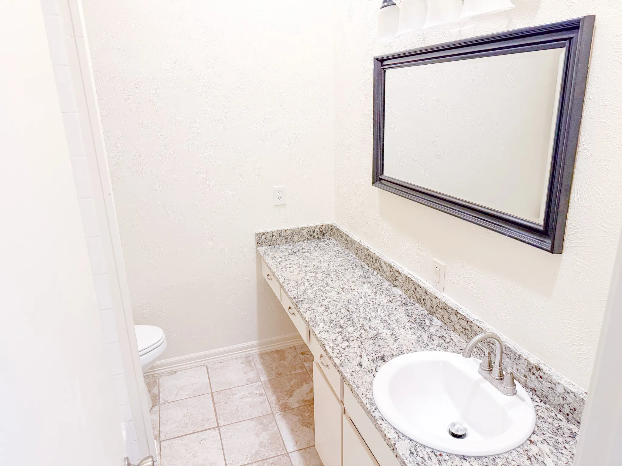 Condominium For Sale in Dallas County , 10440 High Hollows Drive 146, Dallas, Texas 75230, 1 Bedroom, 1 Bathroom, Garage spaces, 824 Sqft, built in 1969, Price $112,000, mls#21331494, Real Estate Agent in Dallas, Homes For Sale in Dallas county, Homes For Sale in Dallas, Realtor in Dallas Texas, Real Estate Brokerage Independent Realty Texas, Luminita Cordes Realtor