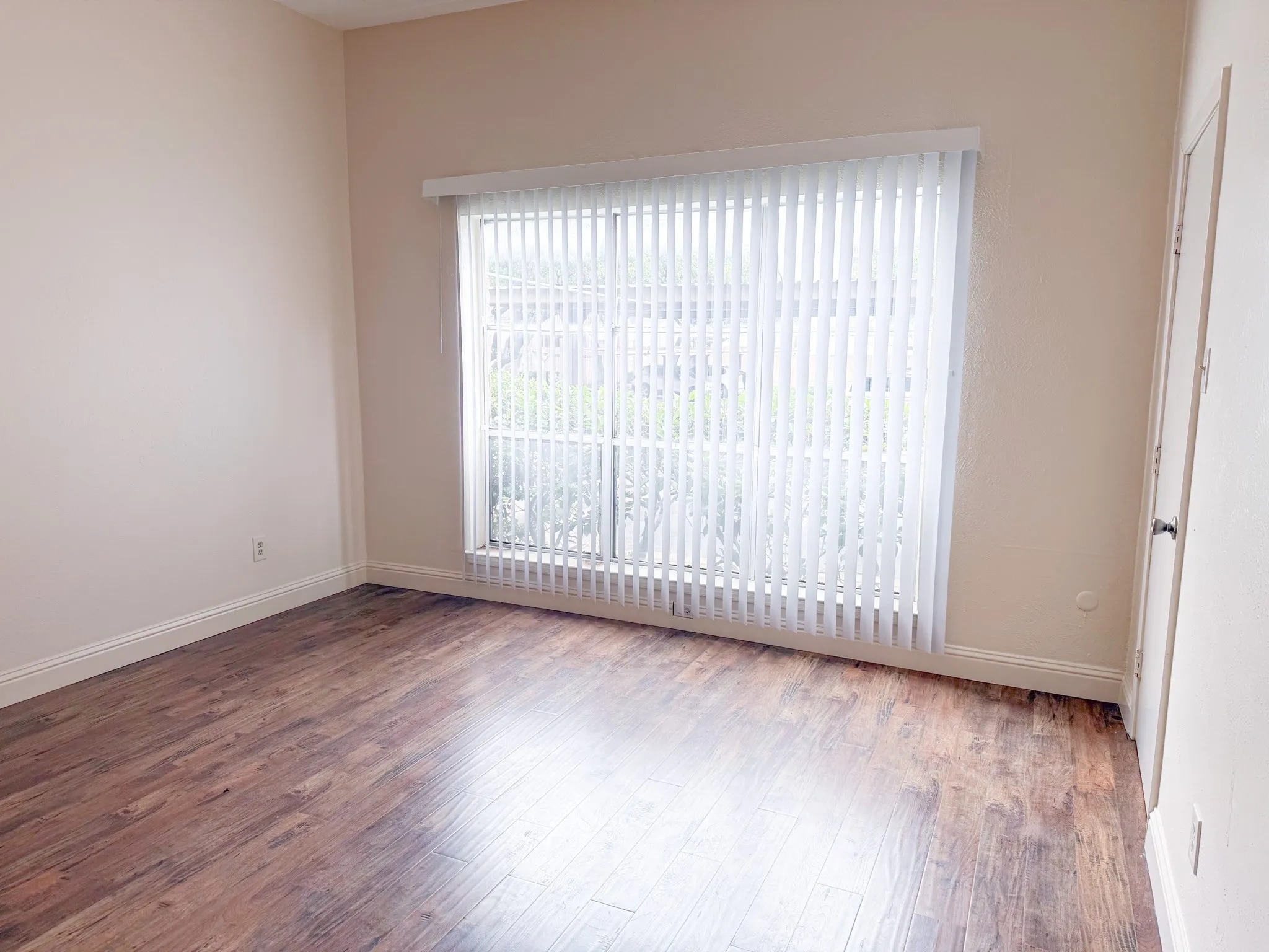 Condominium For Sale in Dallas County , 10440 High Hollows Drive 146, Dallas, Texas 75230, 1 Bedroom, 1 Bathroom, Garage spaces, 824 Sqft, built in 1969, Price $112,000, mls#21331494, Real Estate Agent in Dallas, Homes For Sale in Dallas county, Homes For Sale in Dallas, Realtor in Dallas Texas, Real Estate Brokerage Independent Realty Texas, Luminita Cordes Realtor