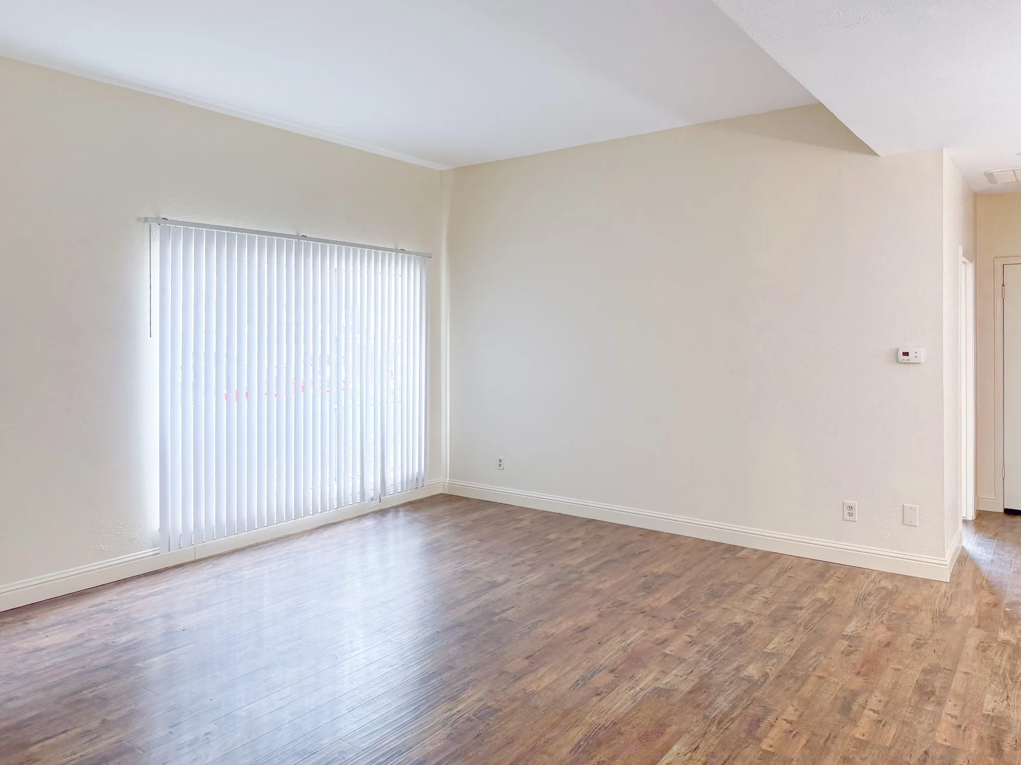 Condominium For Sale in Dallas County , 10440 High Hollows Drive 146, Dallas, Texas 75230, 1 Bedroom, 1 Bathroom, Garage spaces, 824 Sqft, built in 1969, Price $112,000, mls#21331494, Real Estate Agent in Dallas, Homes For Sale in Dallas county, Homes For Sale in Dallas, Realtor in Dallas Texas, Real Estate Brokerage Independent Realty Texas, Luminita Cordes Realtor