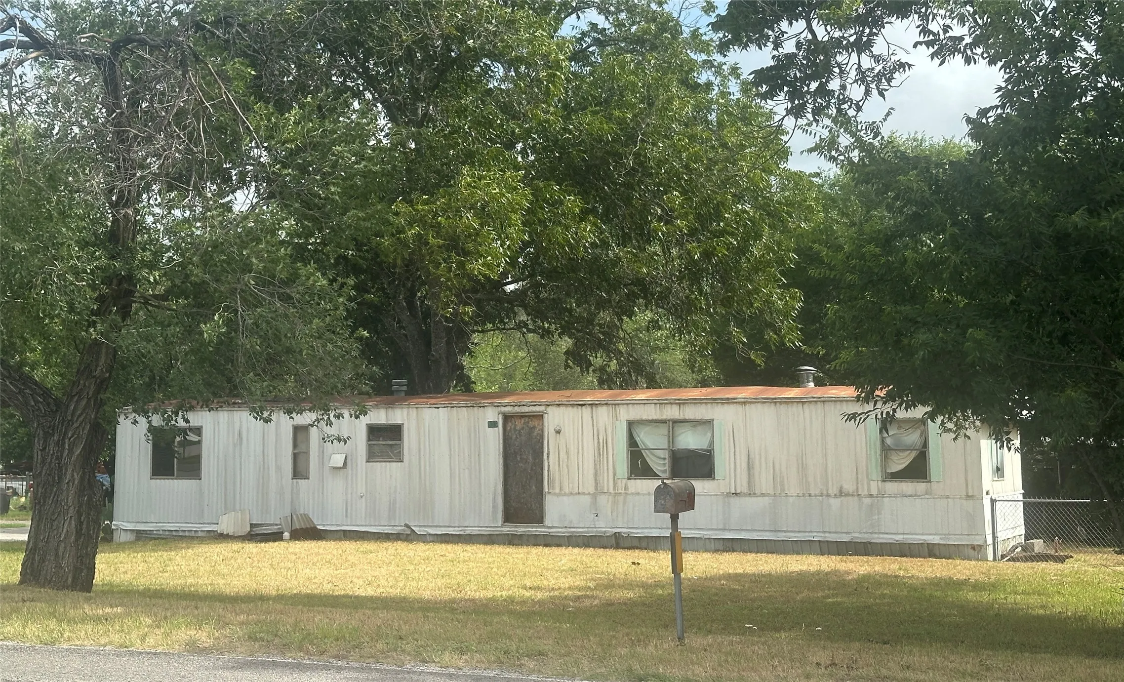 Improved Land For Sale in Comanche County , 533 W Sipe Springs Road, De Leon, Texas 76444, 0, 0, Garage spaces, 0 Sqft, built in 1978, mls#21336108, Real Estate Agent in De Leon, Homes For Sale in Comanche county, Homes For Sale in De Leon, Realtor in De Leon Texas, Real Estate Brokerage Independent Realty Texas, Luminita Cordes Realtor