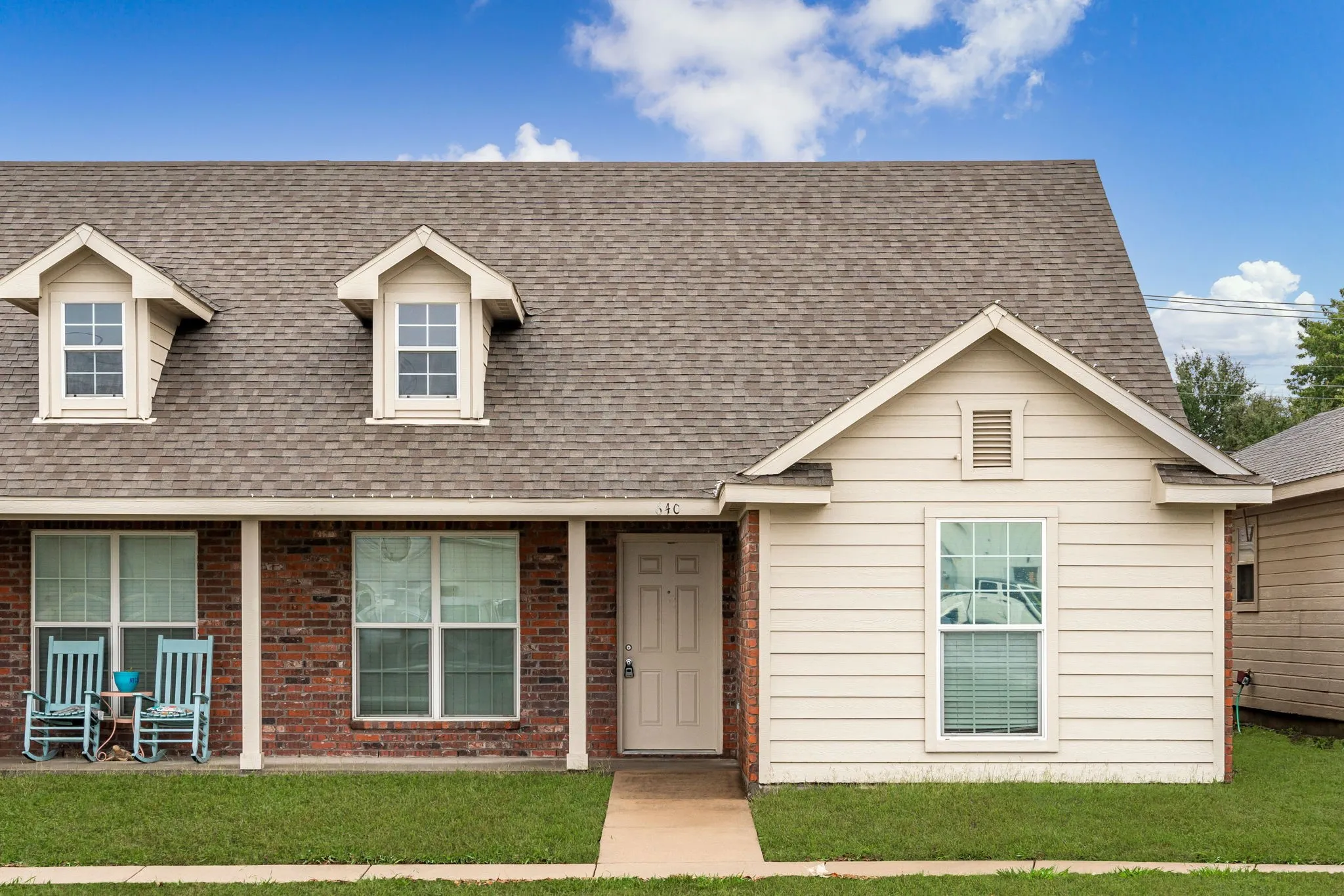 Townhouse For Rent in Grayson County , 640 W Marshall Street, Van Alstyne, Texas 75495, 3 Bedroom, 2 Bathroom, 2 Garage spaces, 1,327 Sqft, built in 2010, mls#21336791, Real Estate Agent in Van Alstyne, Homes For Rent in Grayson county, Homes For Rent in Van Alstyne, Realtor in Van Alstyne Texas, Real Estate Brokerage Independent Realty Texas, Luminita Cordes Realtor