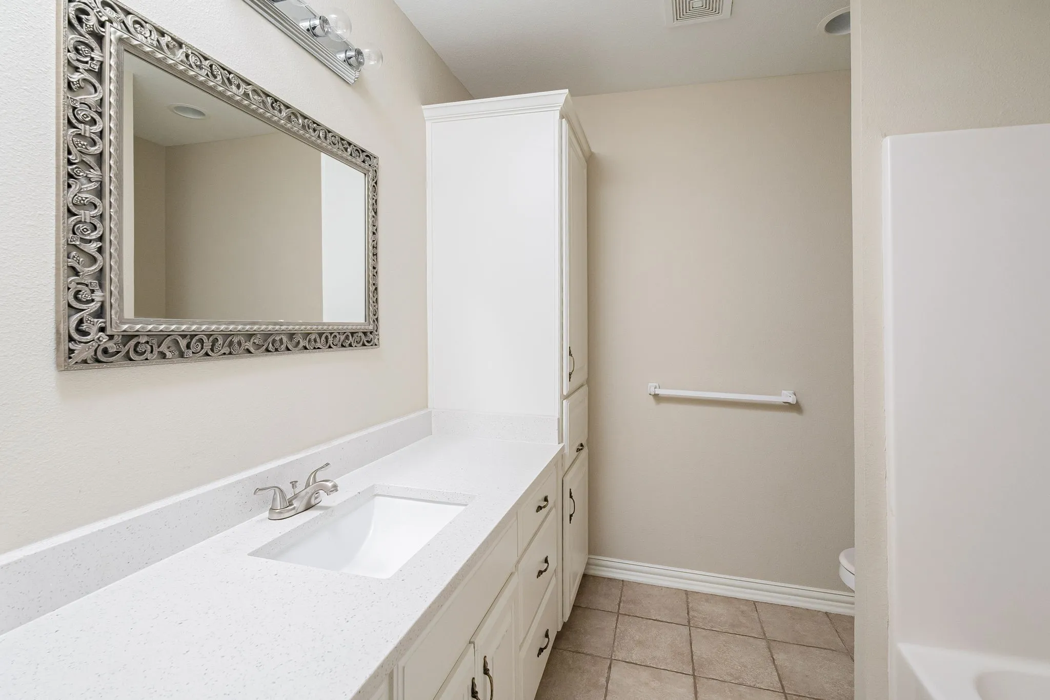 Townhouse For Rent in Grayson County , 640 W Marshall Street, Van Alstyne, Texas 75495, 3 Bedroom, 2 Bathroom, 2 Garage spaces, 1,327 Sqft, built in 2010, mls#21336791, Real Estate Agent in Van Alstyne, Homes For Rent in Grayson county, Homes For Rent in Van Alstyne, Realtor in Van Alstyne Texas, Real Estate Brokerage Independent Realty Texas, Luminita Cordes Realtor