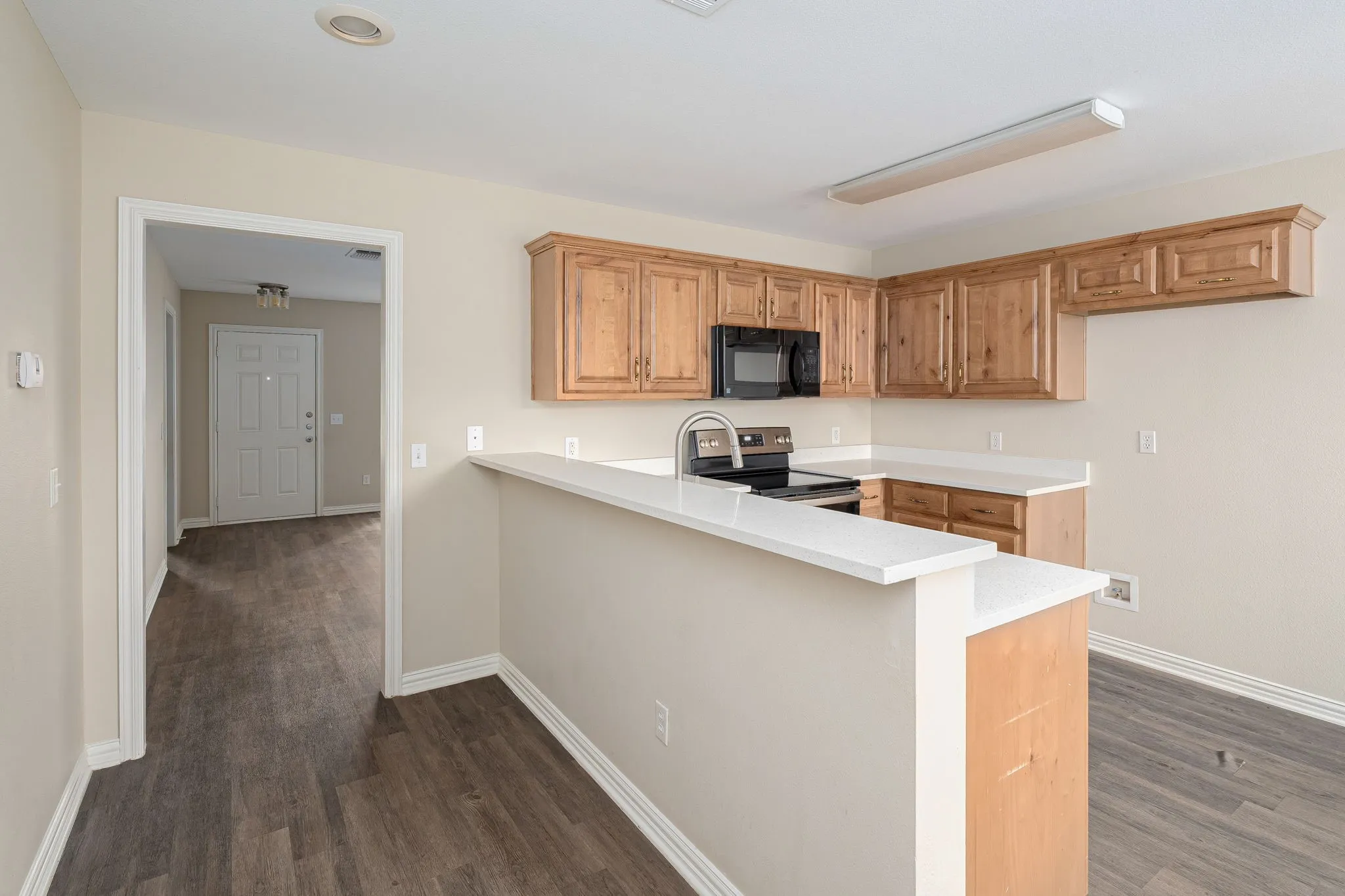 Townhouse For Rent in Grayson County , 640 W Marshall Street, Van Alstyne, Texas 75495, 3 Bedroom, 2 Bathroom, 2 Garage spaces, 1,327 Sqft, built in 2010, mls#21336791, Real Estate Agent in Van Alstyne, Homes For Rent in Grayson county, Homes For Rent in Van Alstyne, Realtor in Van Alstyne Texas, Real Estate Brokerage Independent Realty Texas, Luminita Cordes Realtor