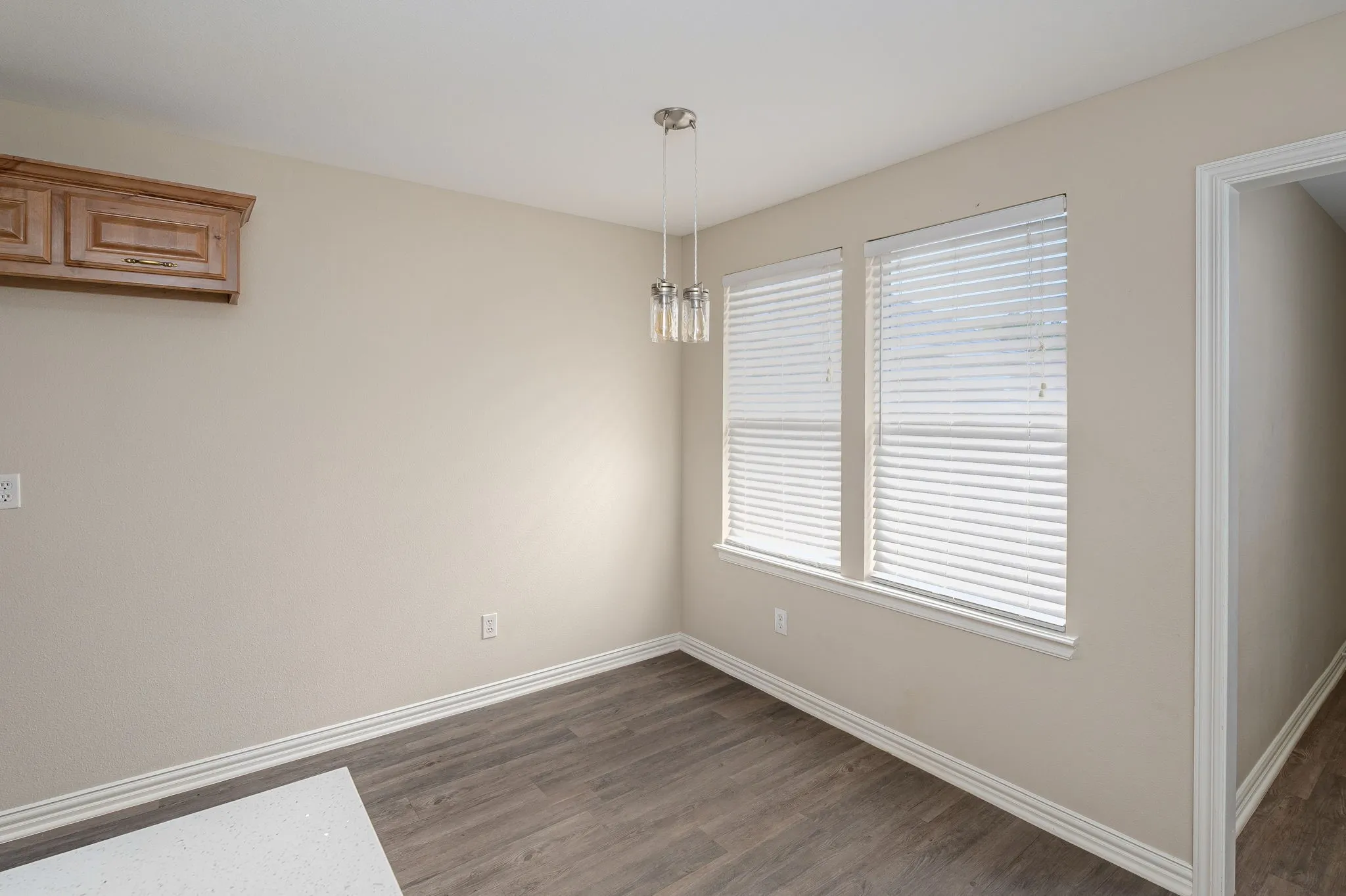 Townhouse For Rent in Grayson County , 640 W Marshall Street, Van Alstyne, Texas 75495, 3 Bedroom, 2 Bathroom, 2 Garage spaces, 1,327 Sqft, built in 2010, mls#21336791, Real Estate Agent in Van Alstyne, Homes For Rent in Grayson county, Homes For Rent in Van Alstyne, Realtor in Van Alstyne Texas, Real Estate Brokerage Independent Realty Texas, Luminita Cordes Realtor