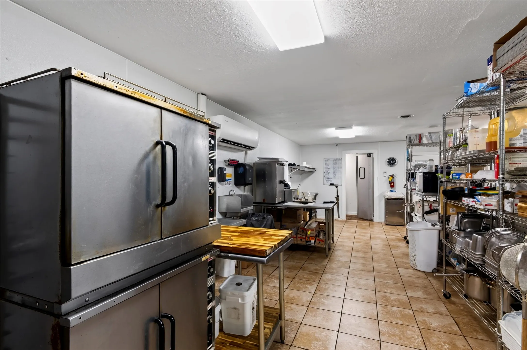 Retail For Sale in Grayson County , 400 N Houston Avenue, Pottsboro, Texas 75076, 0, 0, Garage spaces, 0 Sqft, built in 1990, mls#21329115, Real Estate Agent in Pottsboro, Homes For Sale in Grayson county, Homes For Sale in Pottsboro, Realtor in Pottsboro Texas, Real Estate Brokerage Independent Realty Texas, Luminita Cordes Realtor