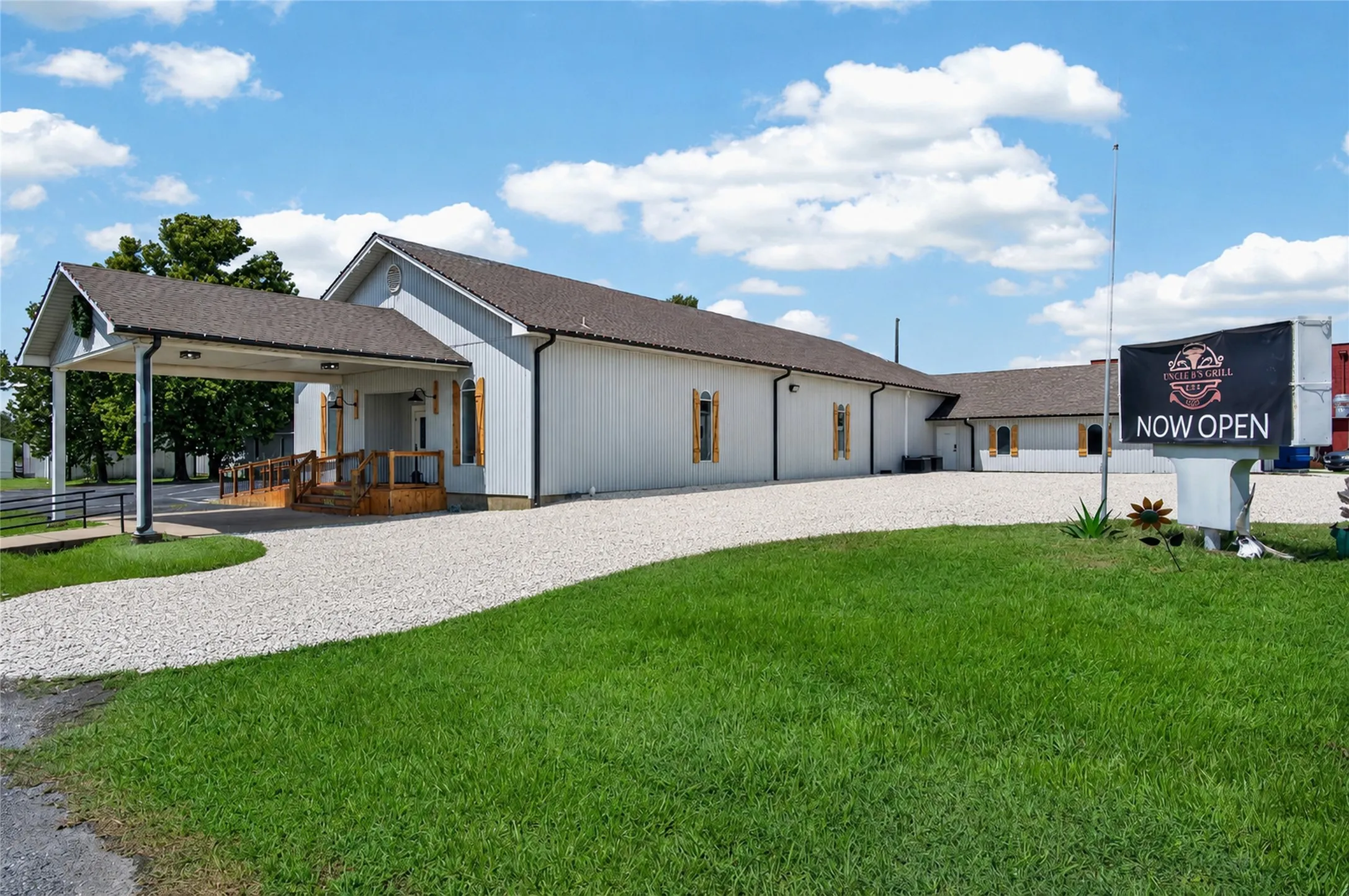 Retail For Sale in Grayson County , 400 N Houston Avenue, Pottsboro, Texas 75076, 0, 0, Garage spaces, 0 Sqft, built in 1990, mls#21329115, Real Estate Agent in Pottsboro, Homes For Sale in Grayson county, Homes For Sale in Pottsboro, Realtor in Pottsboro Texas, Real Estate Brokerage Independent Realty Texas, Luminita Cordes Realtor