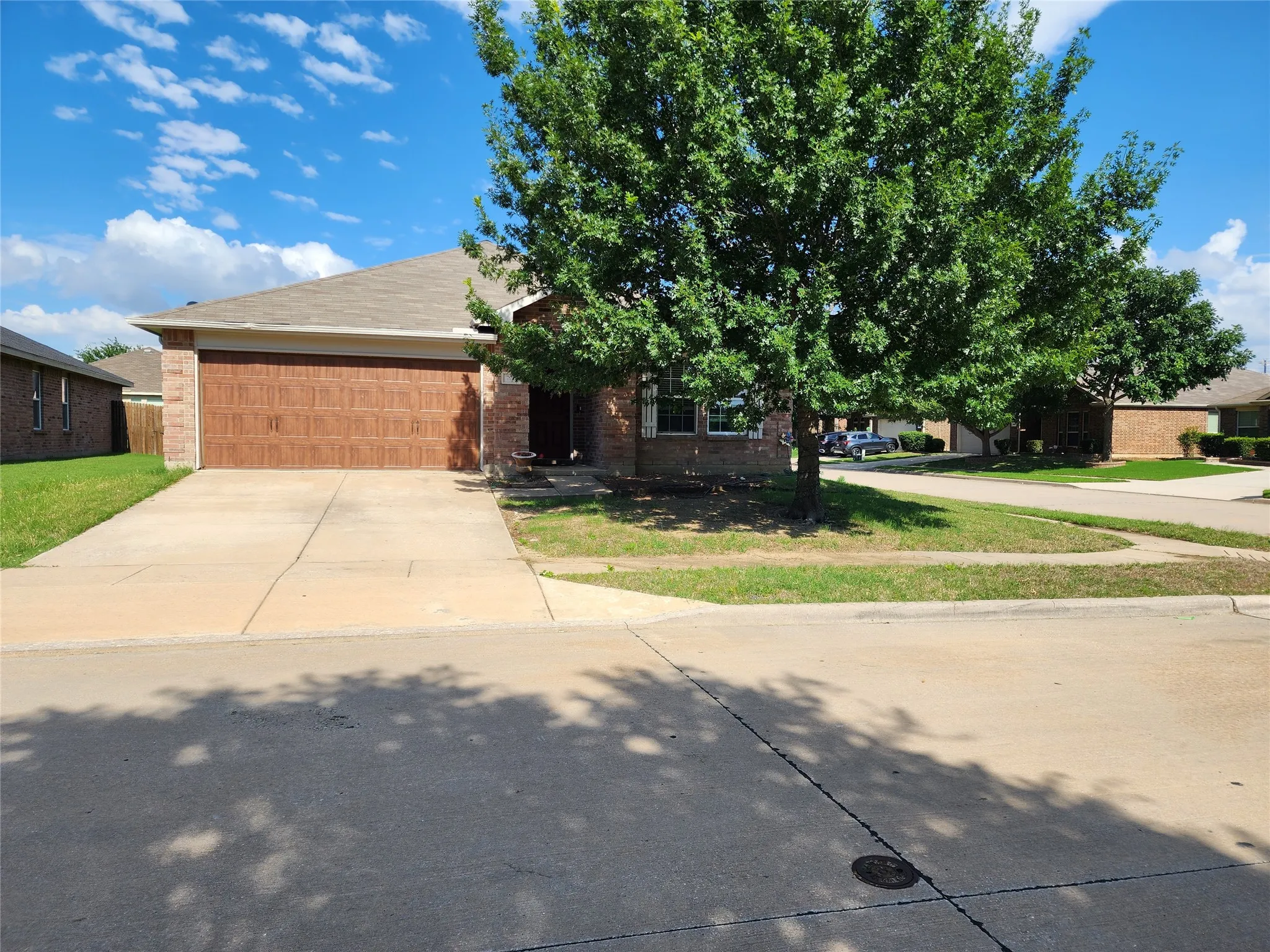 Single Family Residence For Sale in Denton County , 700 Swan Drive, Aubrey, Texas 76227, 4 Bedrooms, 2 Bathrooms, 2 Garage spaces, 1,868 Sqft, built in 2009, Price $379,900, mls#21336451, Real Estate Agent in Aubrey, Homes For Sale in Denton county, Homes For Sale in Aubrey, Realtor in Aubrey Texas, Real Estate Brokerage Independent Realty Texas, Luminita Cordes Realtor