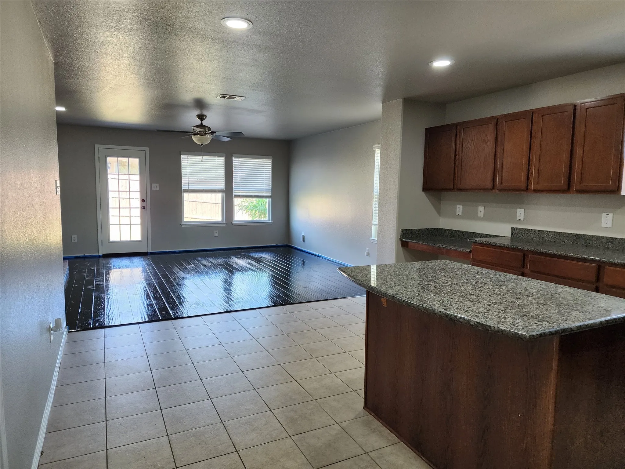 Single Family Residence For Sale in Denton County , 700 Swan Drive, Aubrey, Texas 76227, 4 Bedrooms, 2 Bathrooms, 2 Garage spaces, 1,868 Sqft, built in 2009, Price $379,900, mls#21336451, Real Estate Agent in Aubrey, Homes For Sale in Denton county, Homes For Sale in Aubrey, Realtor in Aubrey Texas, Real Estate Brokerage Independent Realty Texas, Luminita Cordes Realtor
