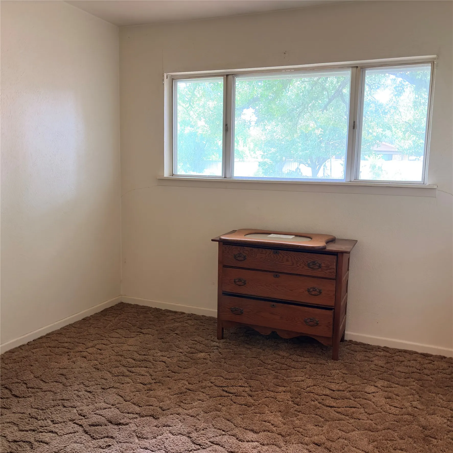 Single Family Residence For Sale in Palo Pinto County , 3103 N Oak Avenue, Mineral Wells, Texas 76067, 4 Bedroom, 2 Bathroom, Garage spaces, 2,420 Sqft, built in 1962, mls#21336799, Real Estate Agent in Mineral Wells, Homes For Sale in Palo Pinto county, Homes For Sale in Mineral Wells, Realtor in Mineral Wells Texas, Real Estate Brokerage Independent Realty Texas, Luminita Cordes Realtor