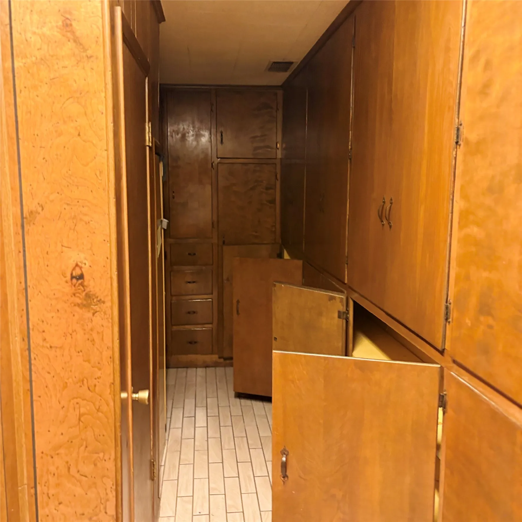 Single Family Residence For Sale in Palo Pinto County , 3103 N Oak Avenue, Mineral Wells, Texas 76067, 4 Bedroom, 2 Bathroom, Garage spaces, 2,420 Sqft, built in 1962, mls#21336799, Real Estate Agent in Mineral Wells, Homes For Sale in Palo Pinto county, Homes For Sale in Mineral Wells, Realtor in Mineral Wells Texas, Real Estate Brokerage Independent Realty Texas, Luminita Cordes Realtor