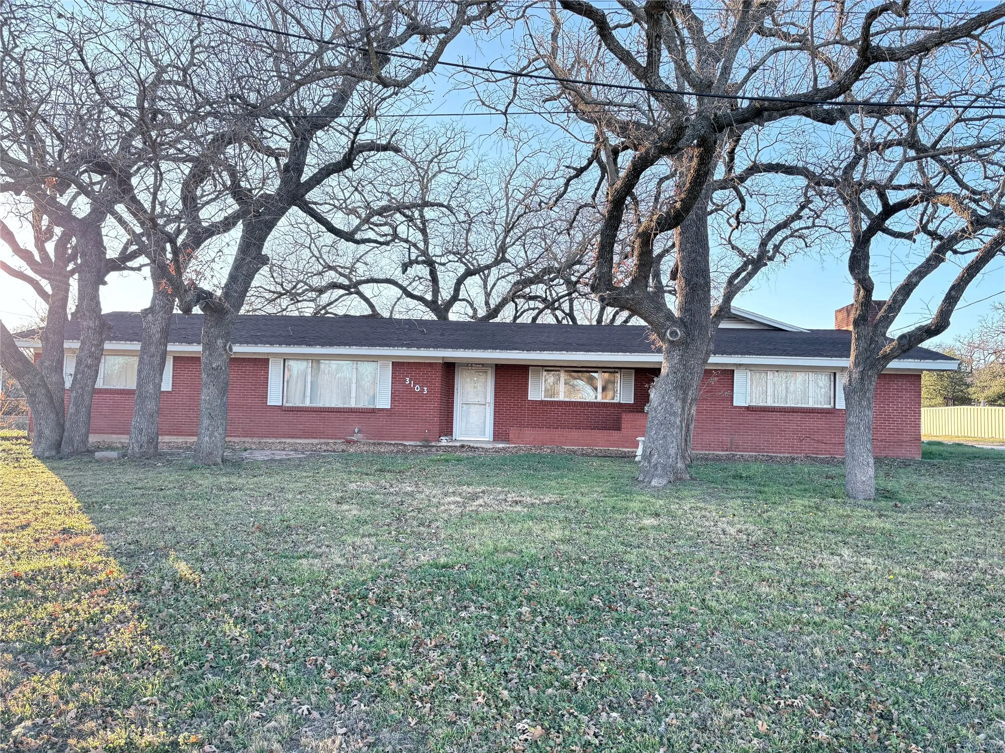 Single Family Residence For Sale in Palo Pinto County , 3103 N Oak Avenue, Mineral Wells, Texas 76067, 4 Bedroom, 2 Bathroom, Garage spaces, 2,420 Sqft, built in 1962, mls#21336799, Real Estate Agent in Mineral Wells, Homes For Sale in Palo Pinto county, Homes For Sale in Mineral Wells, Realtor in Mineral Wells Texas, Real Estate Brokerage Independent Realty Texas, Luminita Cordes Realtor