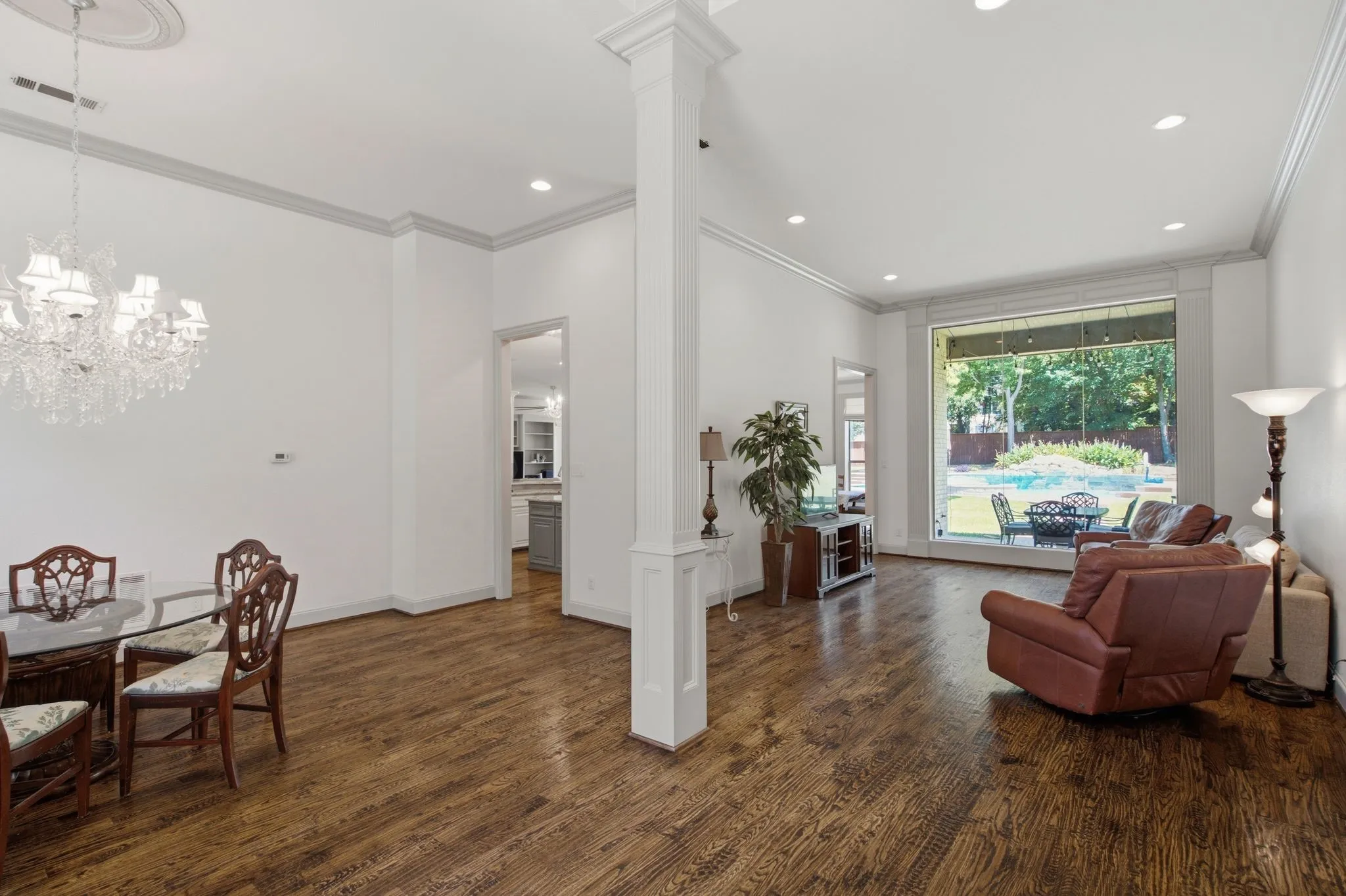 Single Family Residence For Sale in Tarrant County , 1901 Queensbridge Court, Keller, Texas 76262, 5 Bedroom, 6 Bathroom, 3 Garage spaces, 5,137 Sqft, built in 1999, mls#21308215, Real Estate Agent in Keller, Homes For Sale in Tarrant county, Homes For Sale in Keller, Realtor in Keller Texas, Real Estate Brokerage Independent Realty Texas, Luminita Cordes Realtor