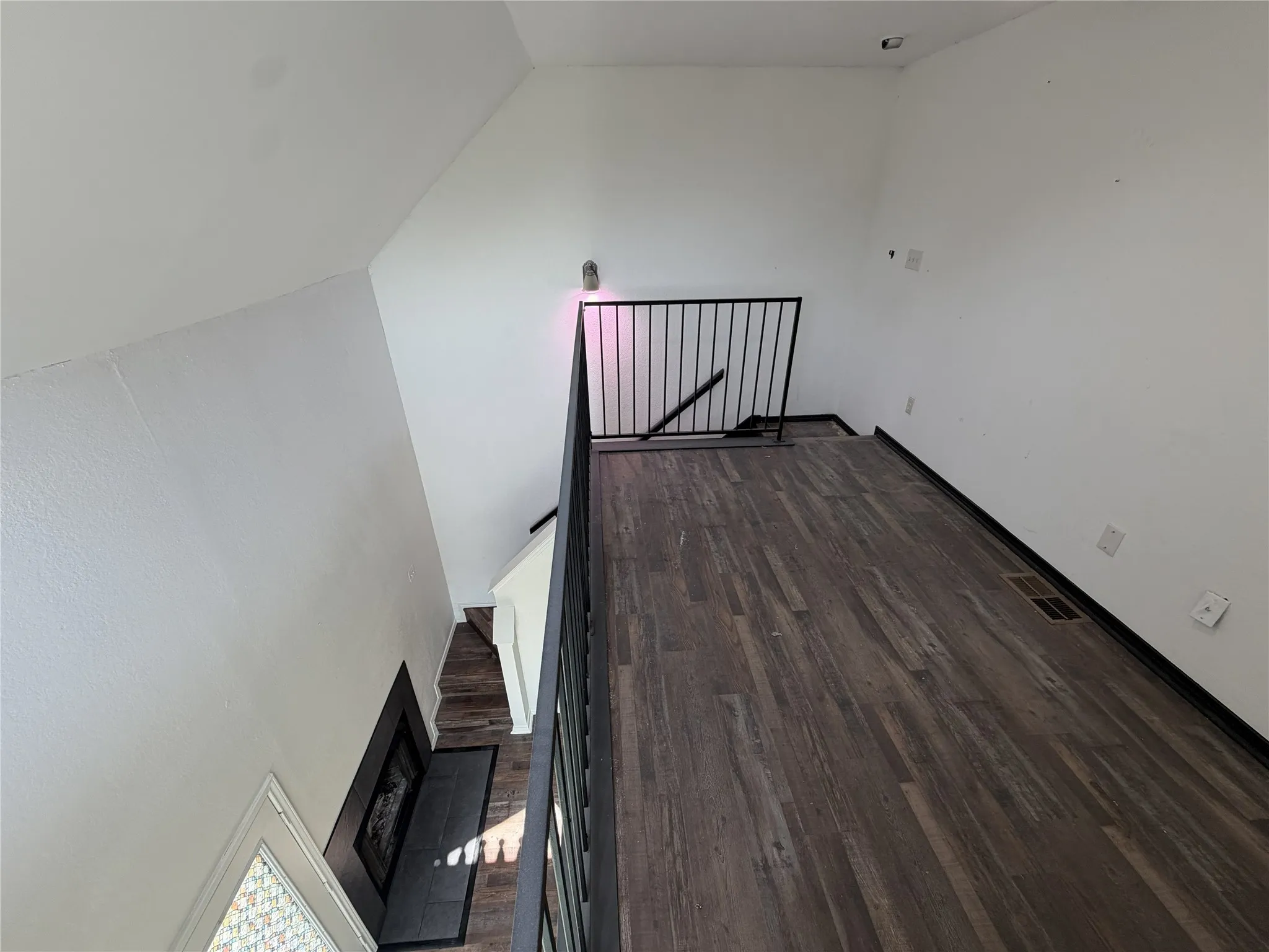 Condominium For Sale in Tarrant County , 3125 Sondra Drive 201, Fort Worth, Texas 76107, 1 Bedroom, 1 Bathroom, Garage spaces, 805 Sqft, built in 1983, mls#21336321, Real Estate Agent in Fort Worth, Homes For Sale in Tarrant county, Homes For Sale in Fort Worth, Realtor in Fort Worth Texas, Real Estate Brokerage Independent Realty Texas, Luminita Cordes Realtor