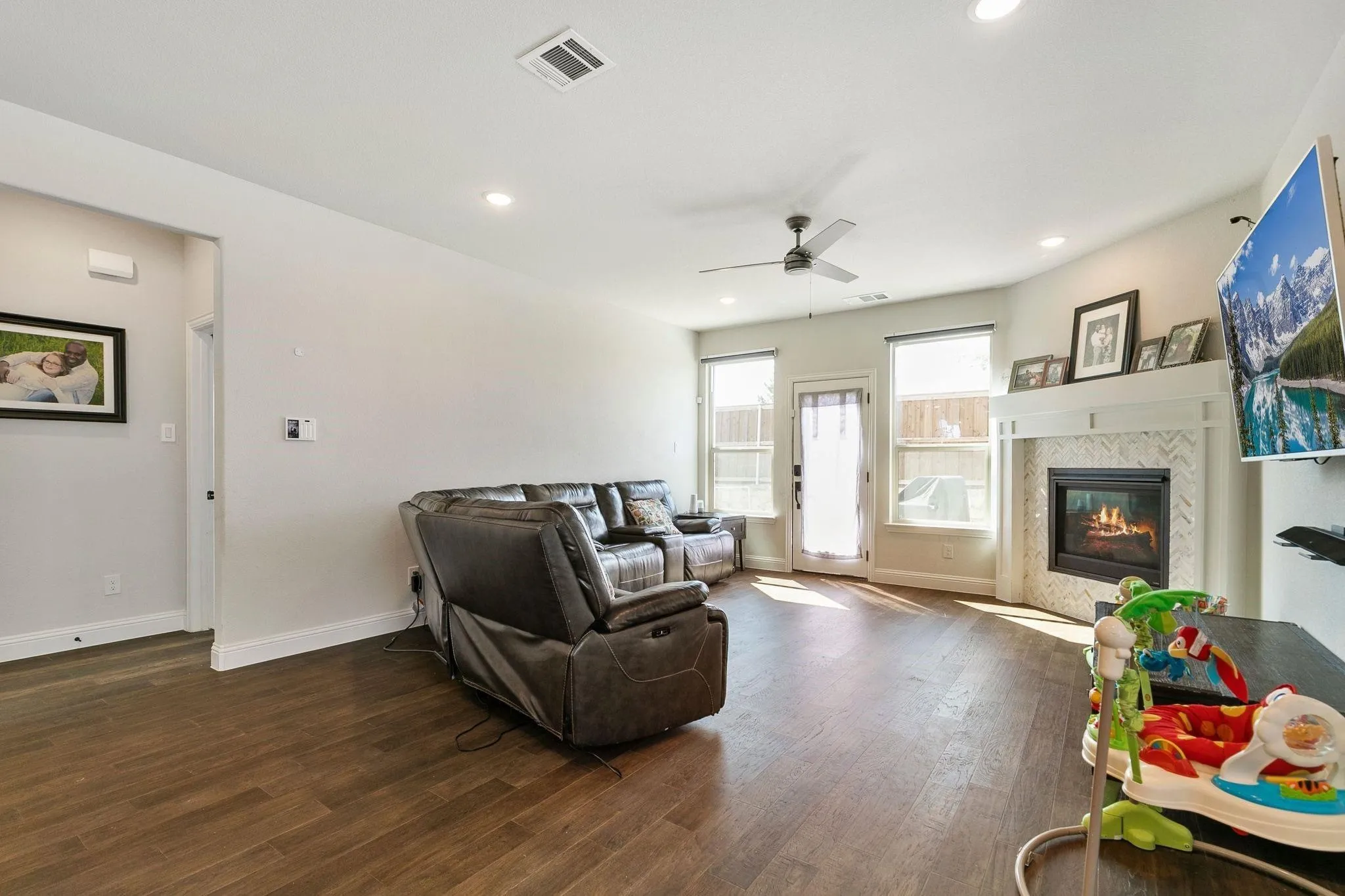 Single Family Residence For Rent in Kaufman County , 1630 Havenrock Drive, Forney, Texas 75126, 5 Bedroom, 3 Bathroom, 3 Garage spaces, 3,040 Sqft, built in 2021, mls#21336816, Real Estate Agent in Forney, Homes For Rent in Kaufman county, Homes For Rent in Forney, Realtor in Forney Texas, Real Estate Brokerage Independent Realty Texas, Luminita Cordes Realtor