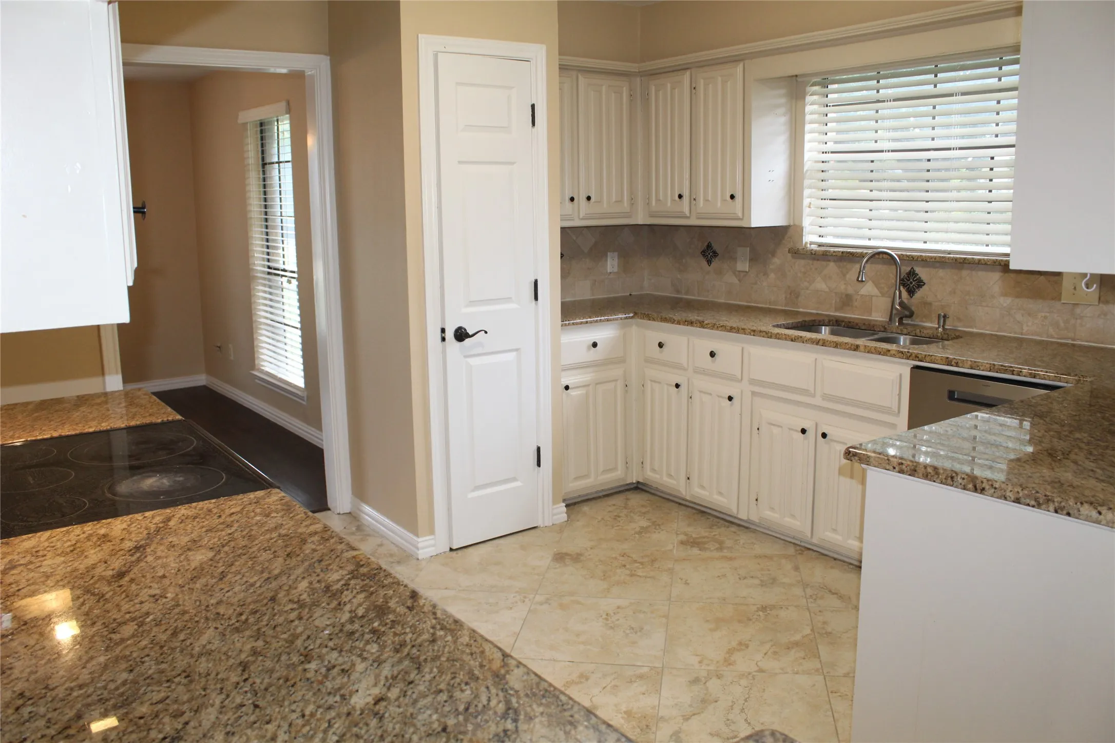 Single Family Residence For Rent in Collin County , 4037 Leon Drive, Plano, Texas 75074, 4 Bedroom, 4 Bathroom, 2 Garage spaces, 2,796 Sqft, built in 1978, mls#21336818, Real Estate Agent in Plano, Homes For Rent in Collin county, Homes For Rent in Plano, Realtor in Plano Texas, Real Estate Brokerage Independent Realty Texas, Luminita Cordes Realtor