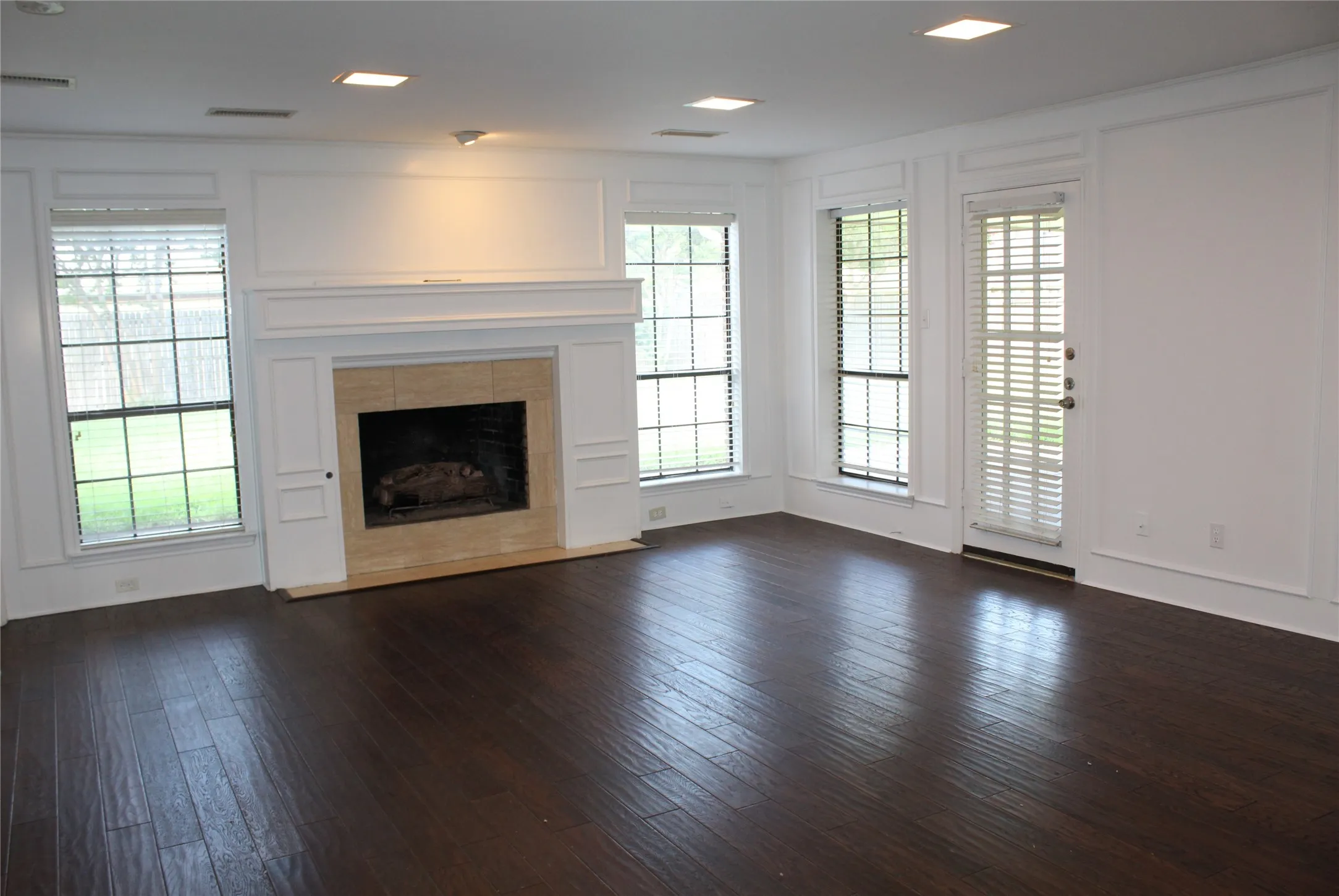 Single Family Residence For Rent in Collin County , 4037 Leon Drive, Plano, Texas 75074, 4 Bedroom, 4 Bathroom, 2 Garage spaces, 2,796 Sqft, built in 1978, mls#21336818, Real Estate Agent in Plano, Homes For Rent in Collin county, Homes For Rent in Plano, Realtor in Plano Texas, Real Estate Brokerage Independent Realty Texas, Luminita Cordes Realtor