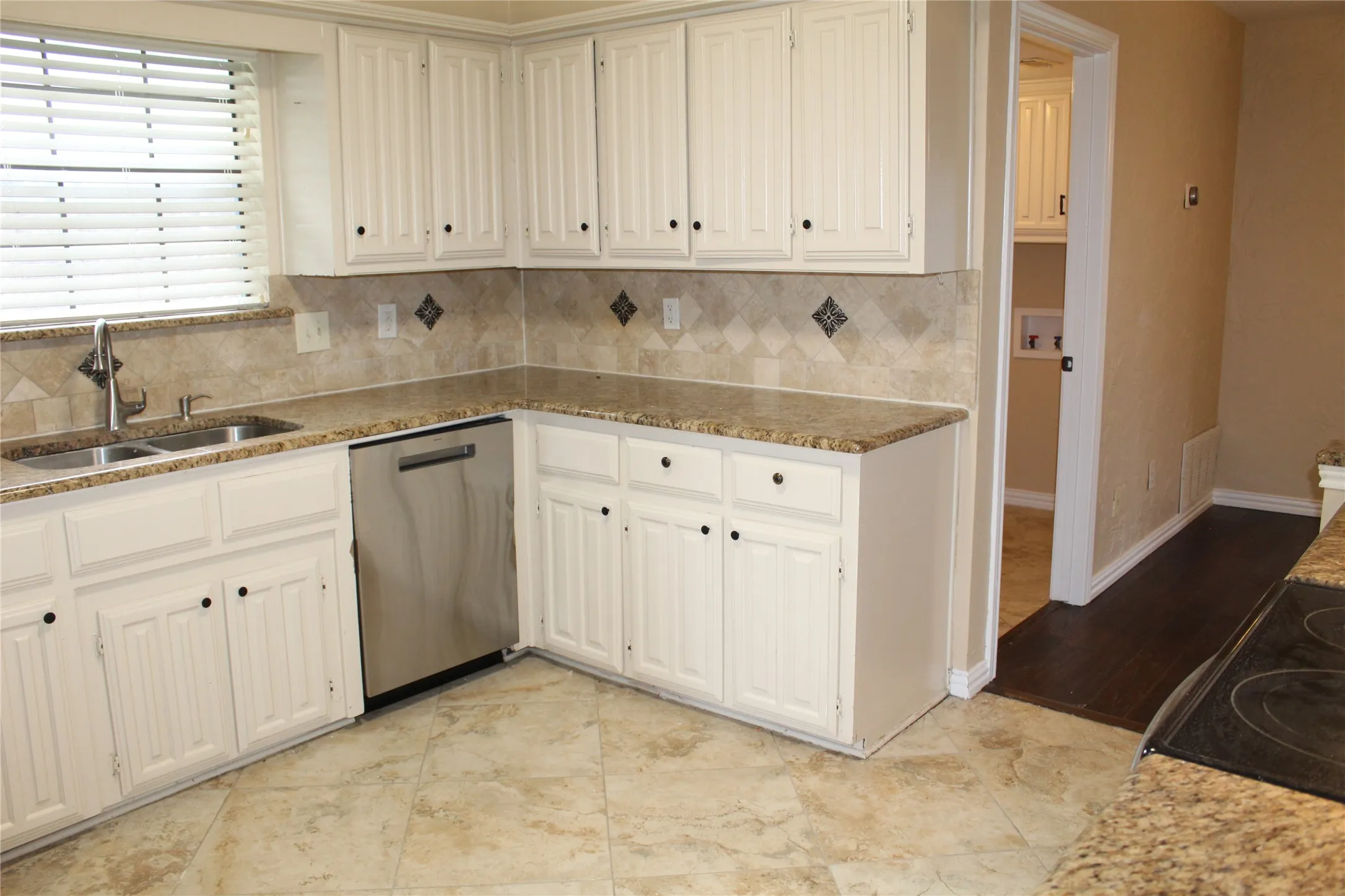 Single Family Residence For Rent in Collin County , 4037 Leon Drive, Plano, Texas 75074, 4 Bedroom, 4 Bathroom, 2 Garage spaces, 2,796 Sqft, built in 1978, mls#21336818, Real Estate Agent in Plano, Homes For Rent in Collin county, Homes For Rent in Plano, Realtor in Plano Texas, Real Estate Brokerage Independent Realty Texas, Luminita Cordes Realtor