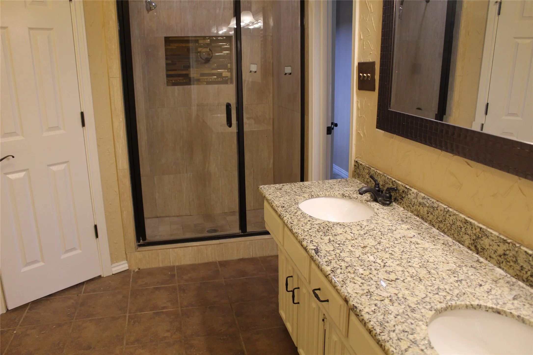 Single Family Residence For Rent in Collin County , 4037 Leon Drive, Plano, Texas 75074, 4 Bedroom, 4 Bathroom, 2 Garage spaces, 2,796 Sqft, built in 1978, mls#21336818, Real Estate Agent in Plano, Homes For Rent in Collin county, Homes For Rent in Plano, Realtor in Plano Texas, Real Estate Brokerage Independent Realty Texas, Luminita Cordes Realtor