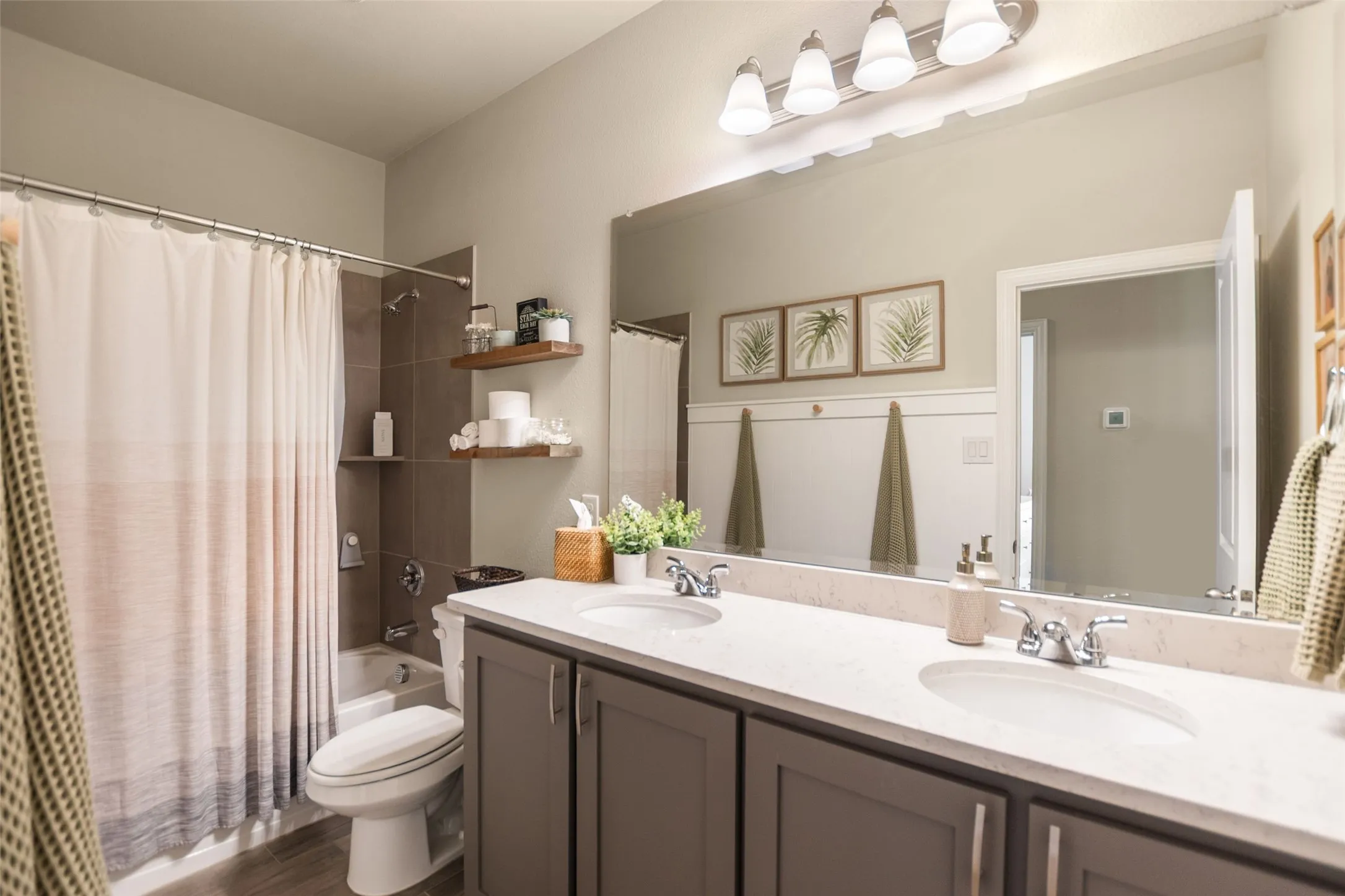 Single Family Residence For Sale in Denton County , 1215 Alderwood Drive, Justin, Texas 76247, 4 Bedroom, 2 Bathroom, 2 Garage spaces, 2,170 Sqft, built in 2020, mls#21335932, Real Estate Agent in Justin, Homes For Sale in Denton county, Homes For Sale in Justin, Realtor in Justin Texas, Real Estate Brokerage Independent Realty Texas, Luminita Cordes Realtor
