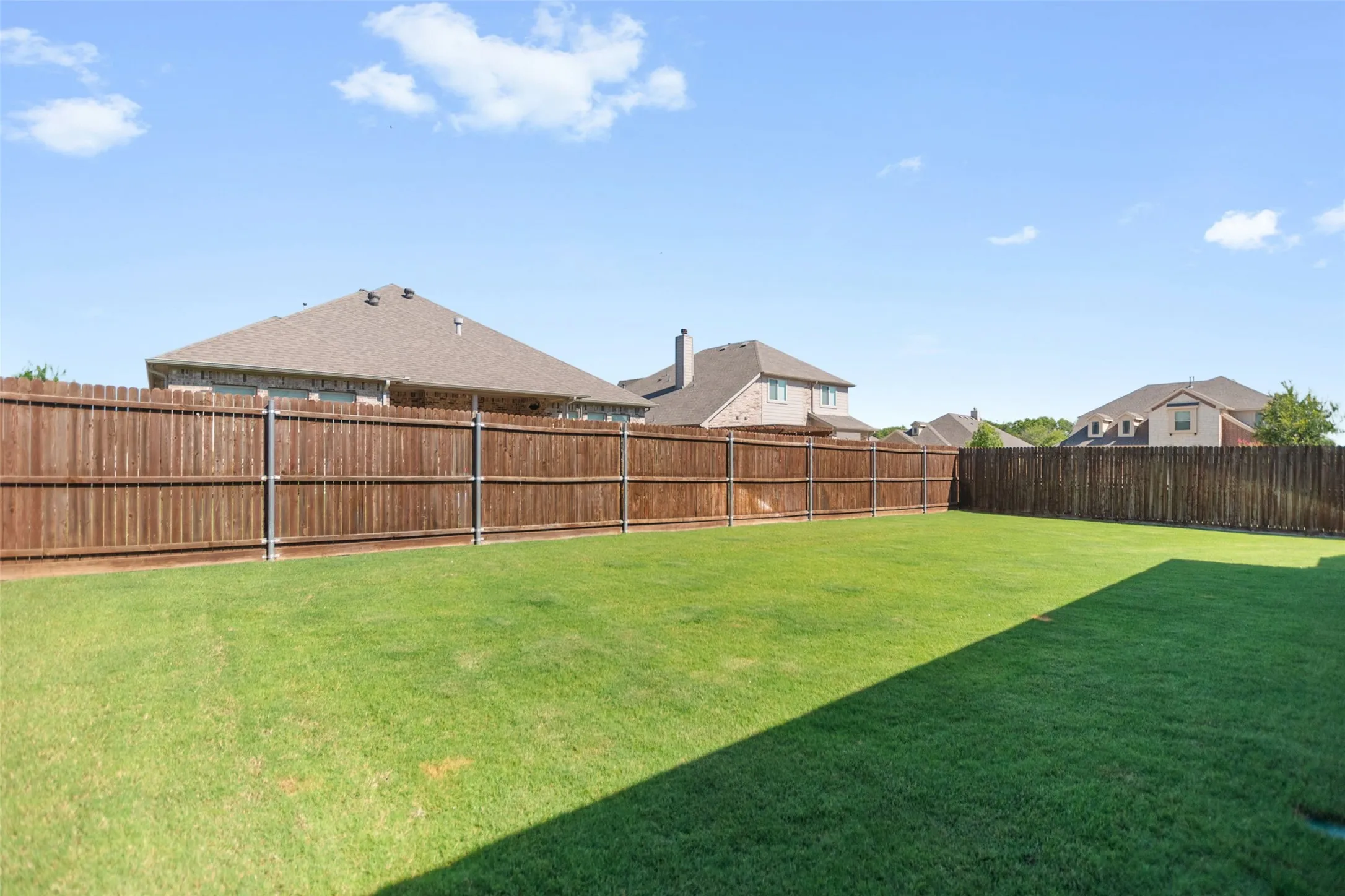 Single Family Residence For Sale in Denton County , 1215 Alderwood Drive, Justin, Texas 76247, 4 Bedroom, 2 Bathroom, 2 Garage spaces, 2,170 Sqft, built in 2020, mls#21335932, Real Estate Agent in Justin, Homes For Sale in Denton county, Homes For Sale in Justin, Realtor in Justin Texas, Real Estate Brokerage Independent Realty Texas, Luminita Cordes Realtor