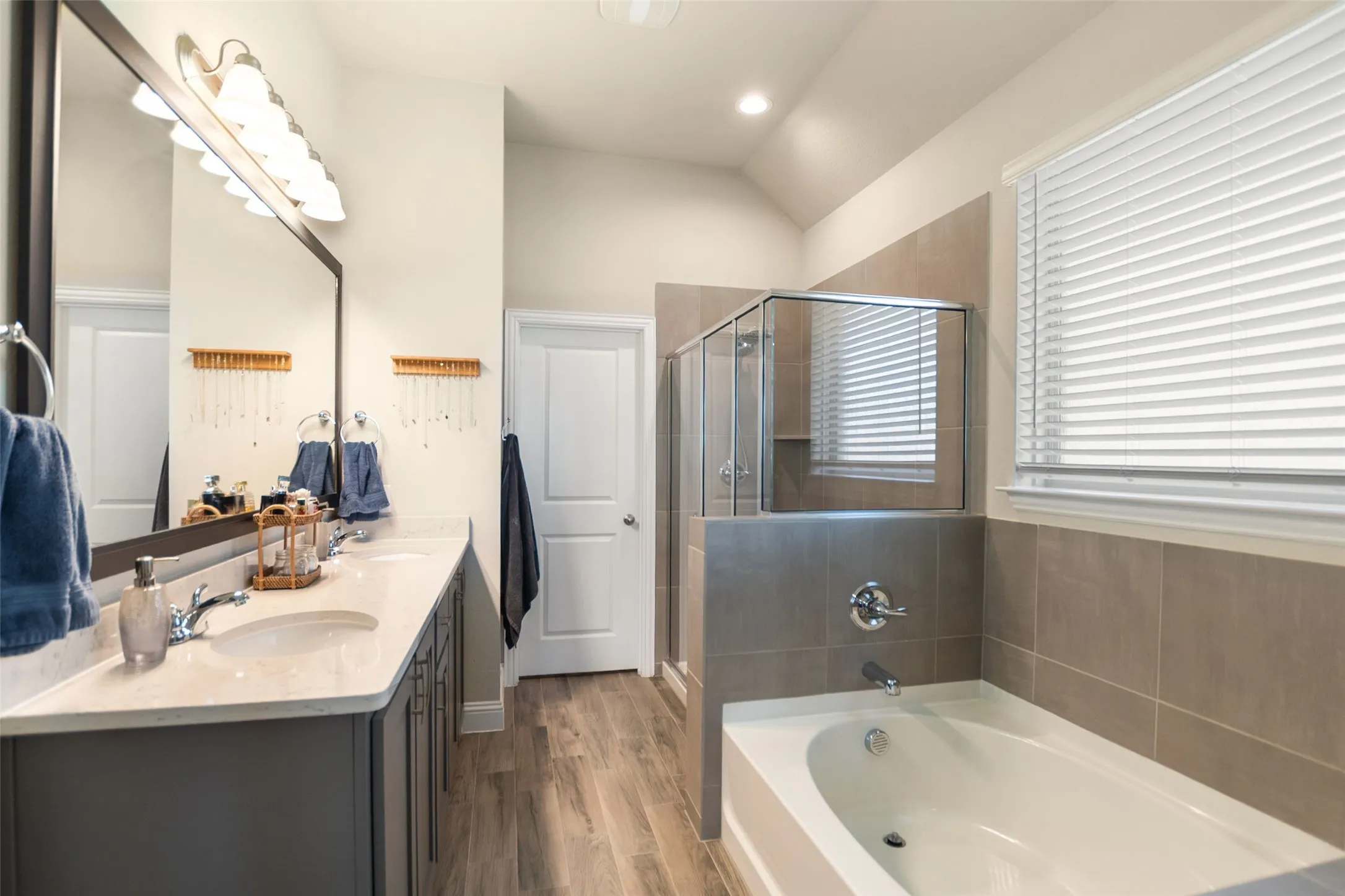 Single Family Residence For Sale in Denton County , 1215 Alderwood Drive, Justin, Texas 76247, 4 Bedroom, 2 Bathroom, 2 Garage spaces, 2,170 Sqft, built in 2020, mls#21335932, Real Estate Agent in Justin, Homes For Sale in Denton county, Homes For Sale in Justin, Realtor in Justin Texas, Real Estate Brokerage Independent Realty Texas, Luminita Cordes Realtor