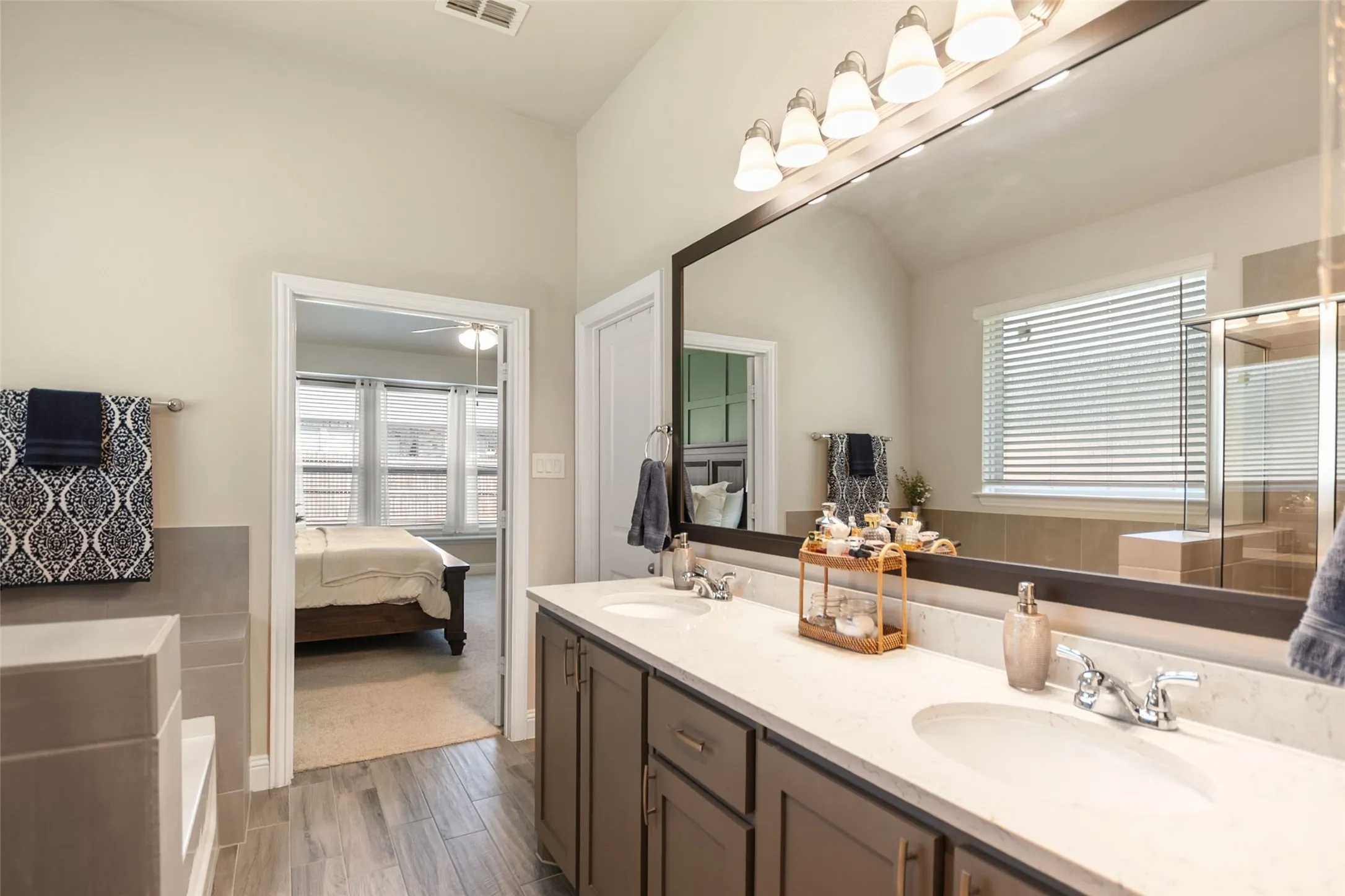 Single Family Residence For Sale in Denton County , 1215 Alderwood Drive, Justin, Texas 76247, 4 Bedroom, 2 Bathroom, 2 Garage spaces, 2,170 Sqft, built in 2020, mls#21335932, Real Estate Agent in Justin, Homes For Sale in Denton county, Homes For Sale in Justin, Realtor in Justin Texas, Real Estate Brokerage Independent Realty Texas, Luminita Cordes Realtor
