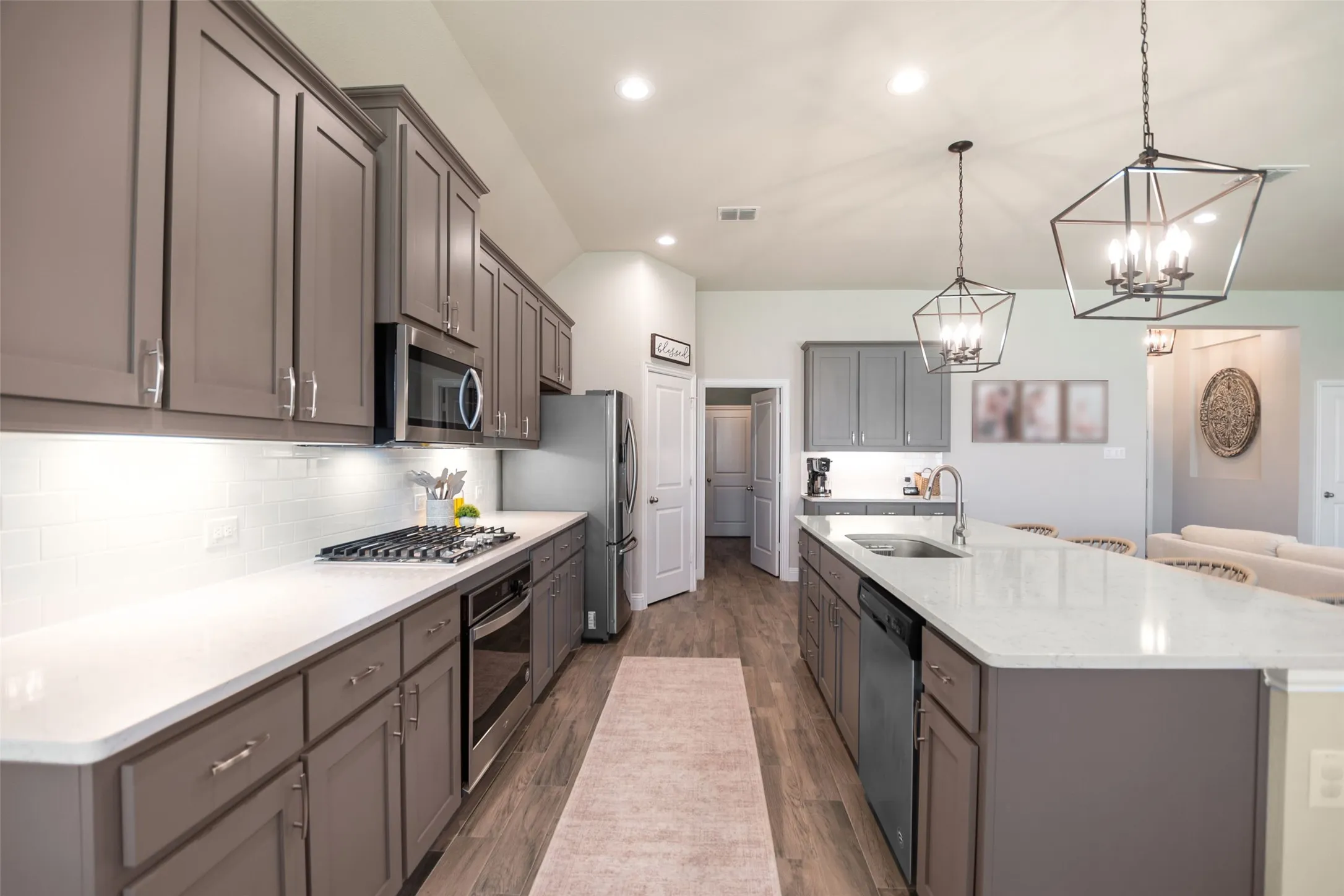 Single Family Residence For Sale in Denton County , 1215 Alderwood Drive, Justin, Texas 76247, 4 Bedroom, 2 Bathroom, 2 Garage spaces, 2,170 Sqft, built in 2020, mls#21335932, Real Estate Agent in Justin, Homes For Sale in Denton county, Homes For Sale in Justin, Realtor in Justin Texas, Real Estate Brokerage Independent Realty Texas, Luminita Cordes Realtor