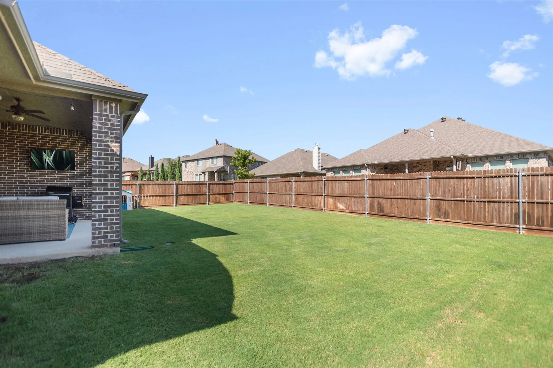 Single Family Residence For Sale in Denton County , 1215 Alderwood Drive, Justin, Texas 76247, 4 Bedroom, 2 Bathroom, 2 Garage spaces, 2,170 Sqft, built in 2020, mls#21335932, Real Estate Agent in Justin, Homes For Sale in Denton county, Homes For Sale in Justin, Realtor in Justin Texas, Real Estate Brokerage Independent Realty Texas, Luminita Cordes Realtor