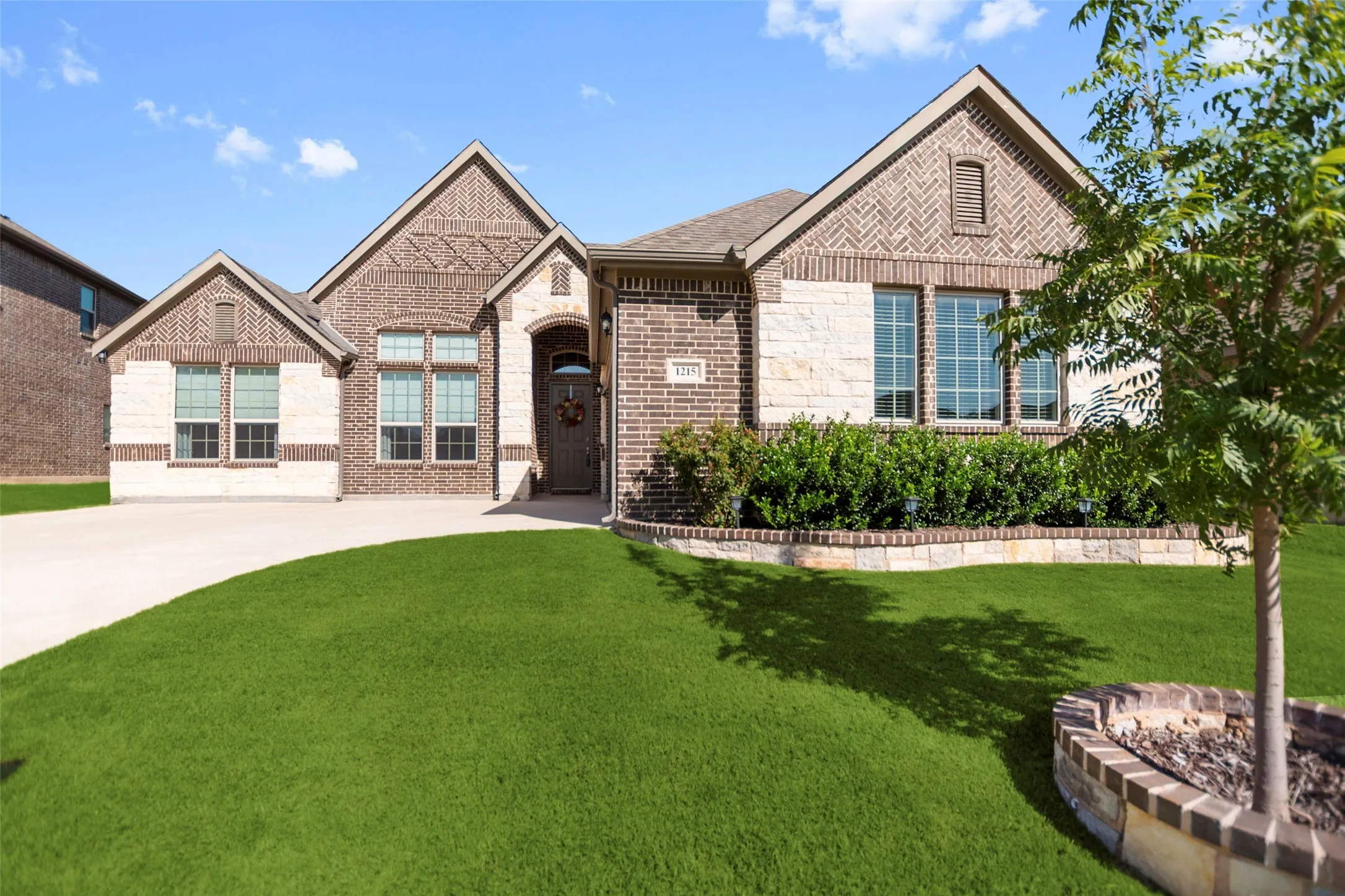 Single Family Residence For Sale in Denton County , 1215 Alderwood Drive, Justin, Texas 76247, 4 Bedroom, 2 Bathroom, 2 Garage spaces, 2,170 Sqft, built in 2020, mls#21335932, Real Estate Agent in Justin, Homes For Sale in Denton county, Homes For Sale in Justin, Realtor in Justin Texas, Real Estate Brokerage Independent Realty Texas, Luminita Cordes Realtor