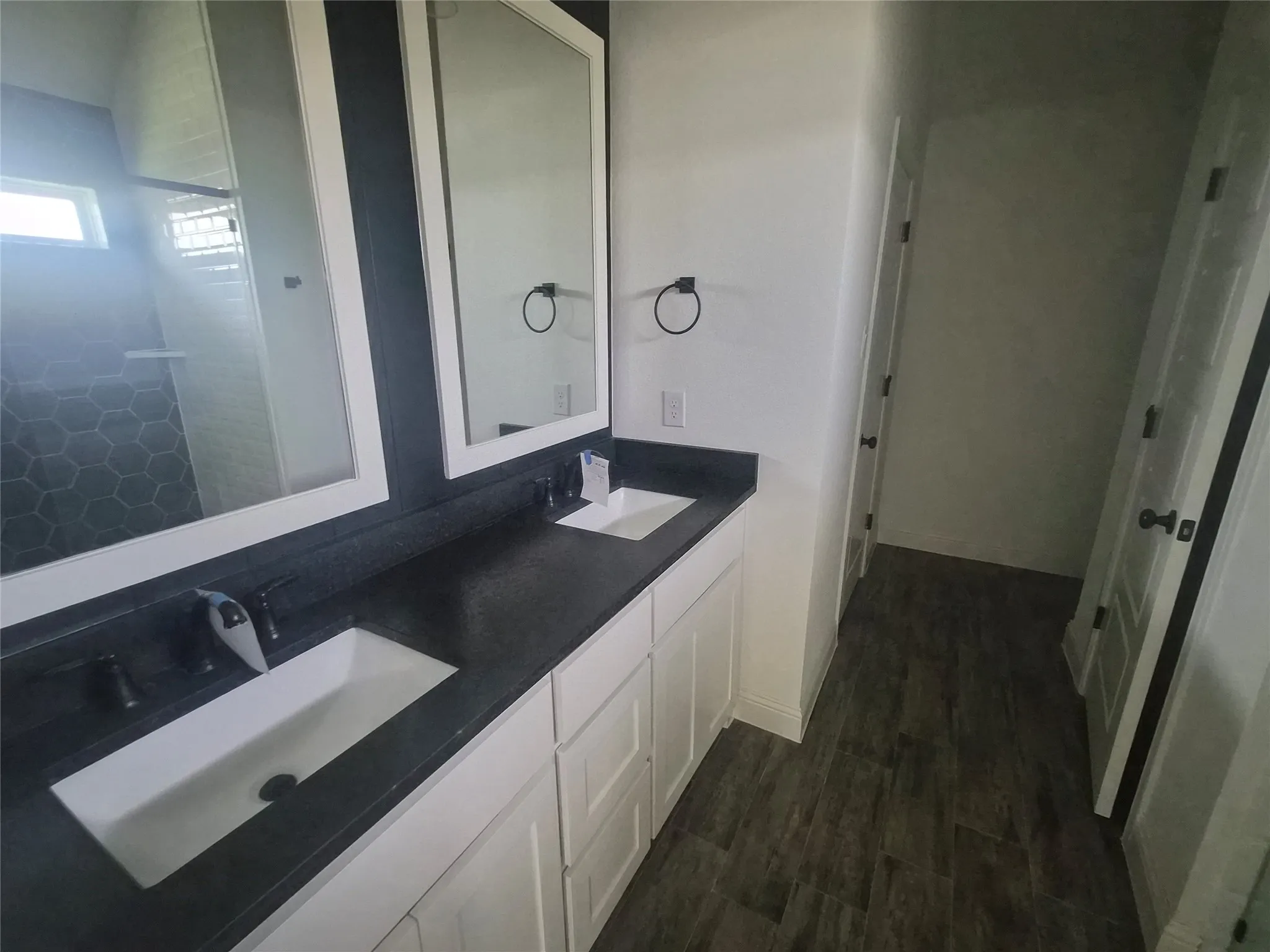Single Family Residence For Sale in Johnson County , 900 Tesslynn Avenue, Godley, Texas 76044, 3 Bedroom, 2 Bathroom, 2 Garage spaces, 1,342 Sqft, built in 2022, mls#21335754, Real Estate Agent in Godley, Homes For Sale in Johnson county, Homes For Sale in Godley, Realtor in Godley Texas, Real Estate Brokerage Independent Realty Texas, Luminita Cordes Realtor