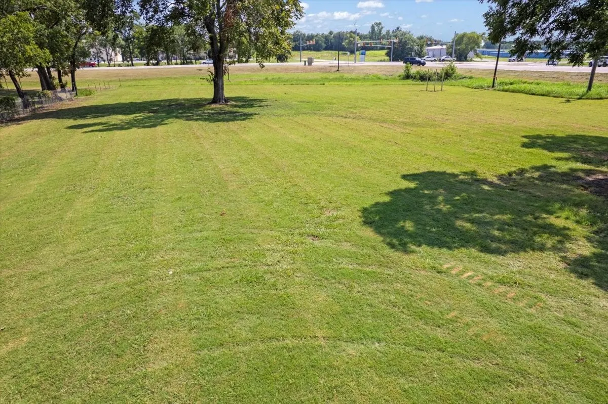Retail For Sale in Fannin County , 604 N Tx-121, Bonham, Texas 75418, 0, 0, Garage spaces, 0 Sqft, built in 0, Price $1,100,000, mls#21336824, Real Estate Agent in Bonham, Homes For Sale in Fannin county, Homes For Sale in Bonham, Realtor in Bonham Texas, Real Estate Brokerage Independent Realty Texas, Luminita Cordes Realtor