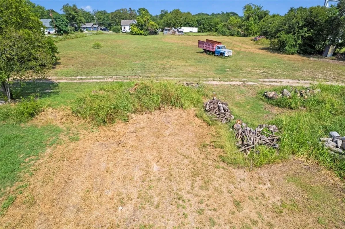 Retail For Sale in Fannin County , 604 N Tx-121, Bonham, Texas 75418, 0, 0, Garage spaces, 0 Sqft, built in 0, Price $1,100,000, mls#21336824, Real Estate Agent in Bonham, Homes For Sale in Fannin county, Homes For Sale in Bonham, Realtor in Bonham Texas, Real Estate Brokerage Independent Realty Texas, Luminita Cordes Realtor
