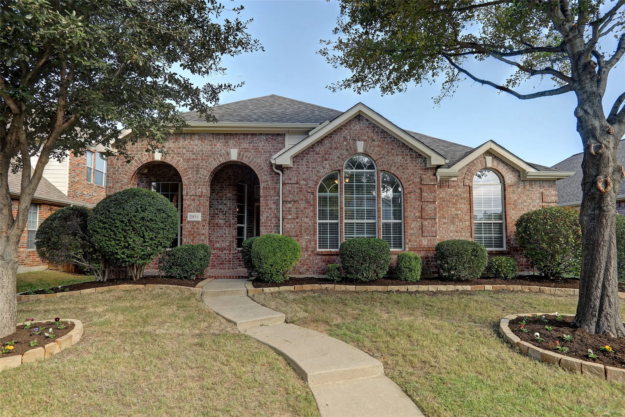 Single Family Residence For Rent in Denton County , 2954 La Vista Lane, Frisco, Texas 75033, 4 Bedroom, 2 Bathroom, 2 Garage spaces, 2,456 Sqft, built in 2002, mls#21336827, Real Estate Agent in Frisco, Homes For Rent in Denton county, Homes For Rent in Frisco, Realtor in Frisco Texas, Real Estate Brokerage Independent Realty Texas, Luminita Cordes Realtor
