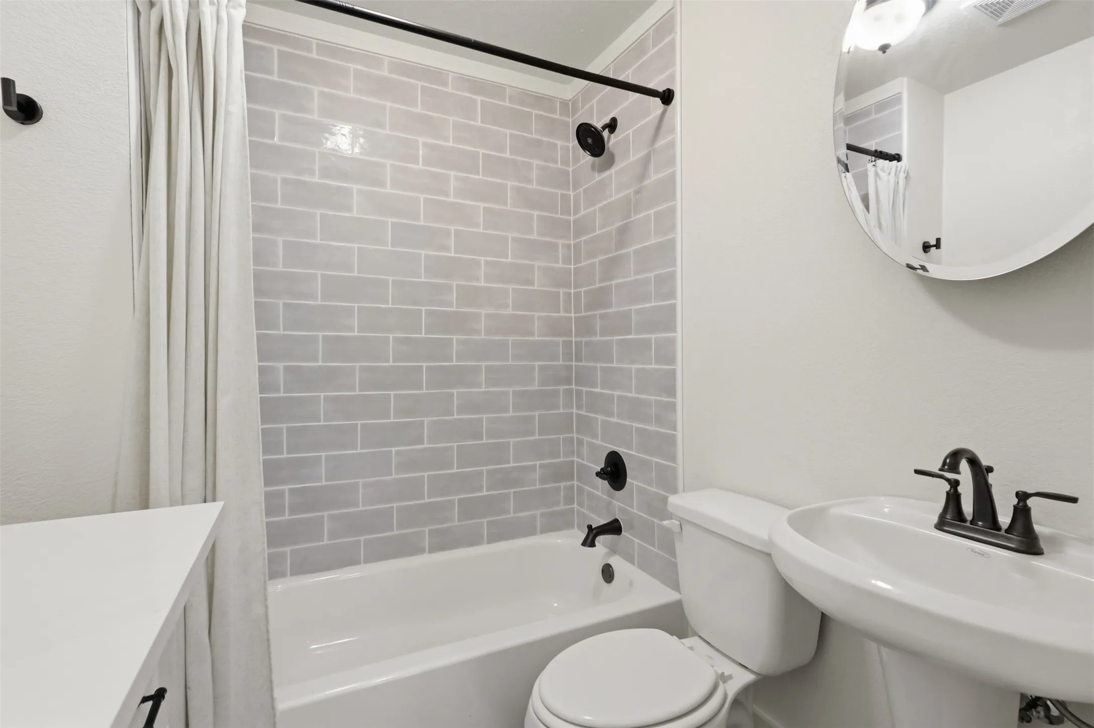 Single Family Residence For Sale in Parker County , 707 W Water Street, Weatherford, Texas 76086, 2 Bedroom, 1 Bathroom, 1 Garage spaces, 641 Sqft, built in 0, mls#21336829, Real Estate Agent in Weatherford, Homes For Sale in Parker county, Homes For Sale in Weatherford, Realtor in Weatherford Texas, Real Estate Brokerage Independent Realty Texas, Luminita Cordes Realtor